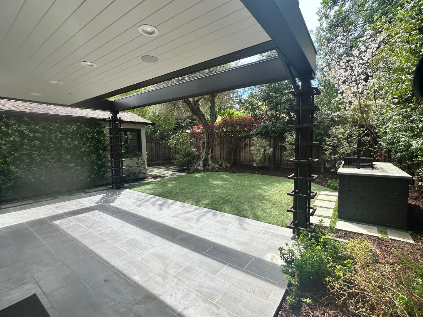 Detail Gallery Image 30 of 39 For 850 Guinda St, Palo Alto,  CA 94301 - 4 Beds | 3 Baths