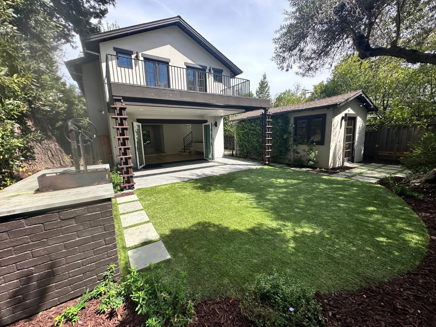 Detail Gallery Image 32 of 39 For 850 Guinda St, Palo Alto,  CA 94301 - 4 Beds | 3 Baths