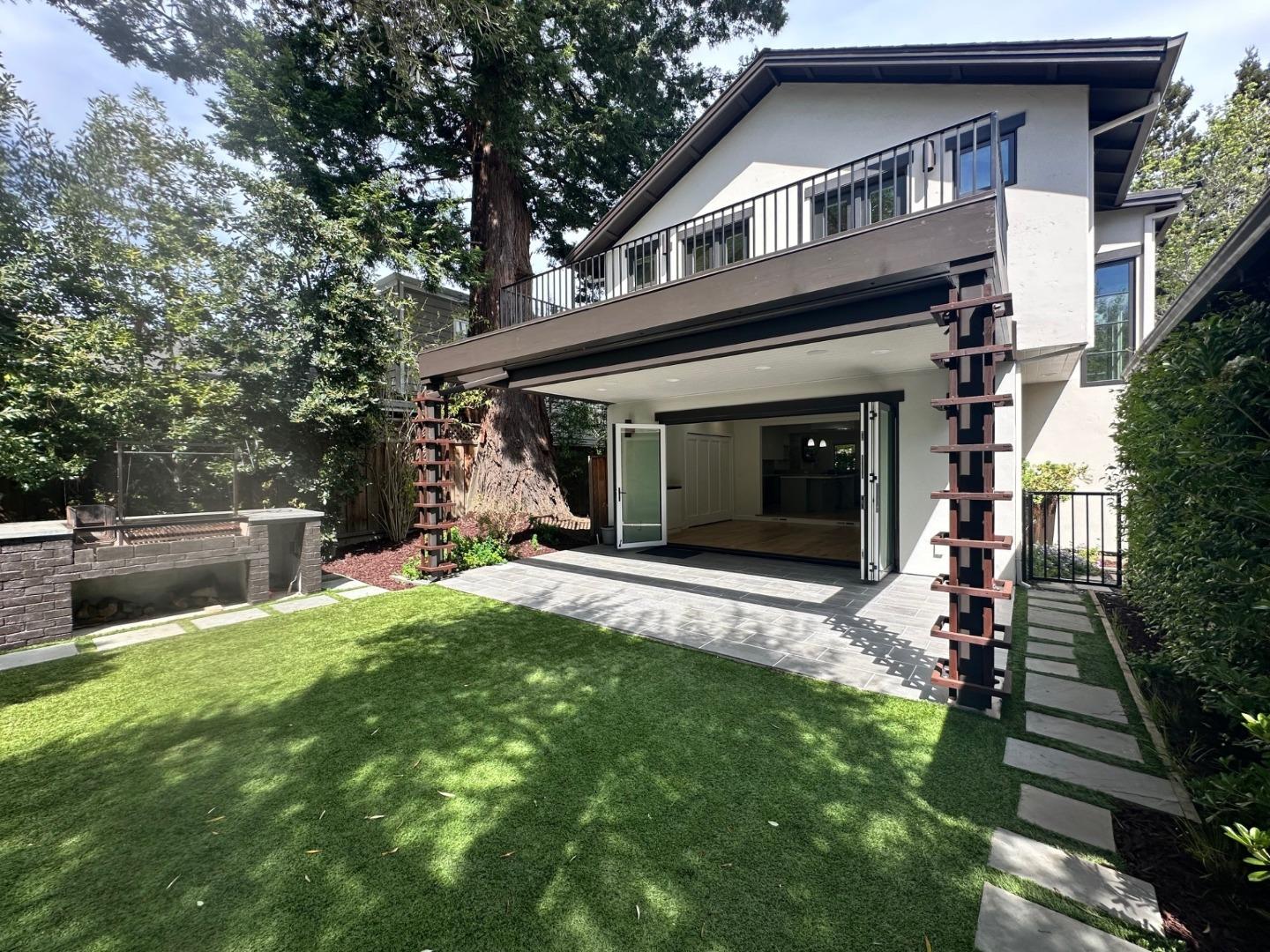 Detail Gallery Image 33 of 39 For 850 Guinda St, Palo Alto,  CA 94301 - 4 Beds | 3 Baths