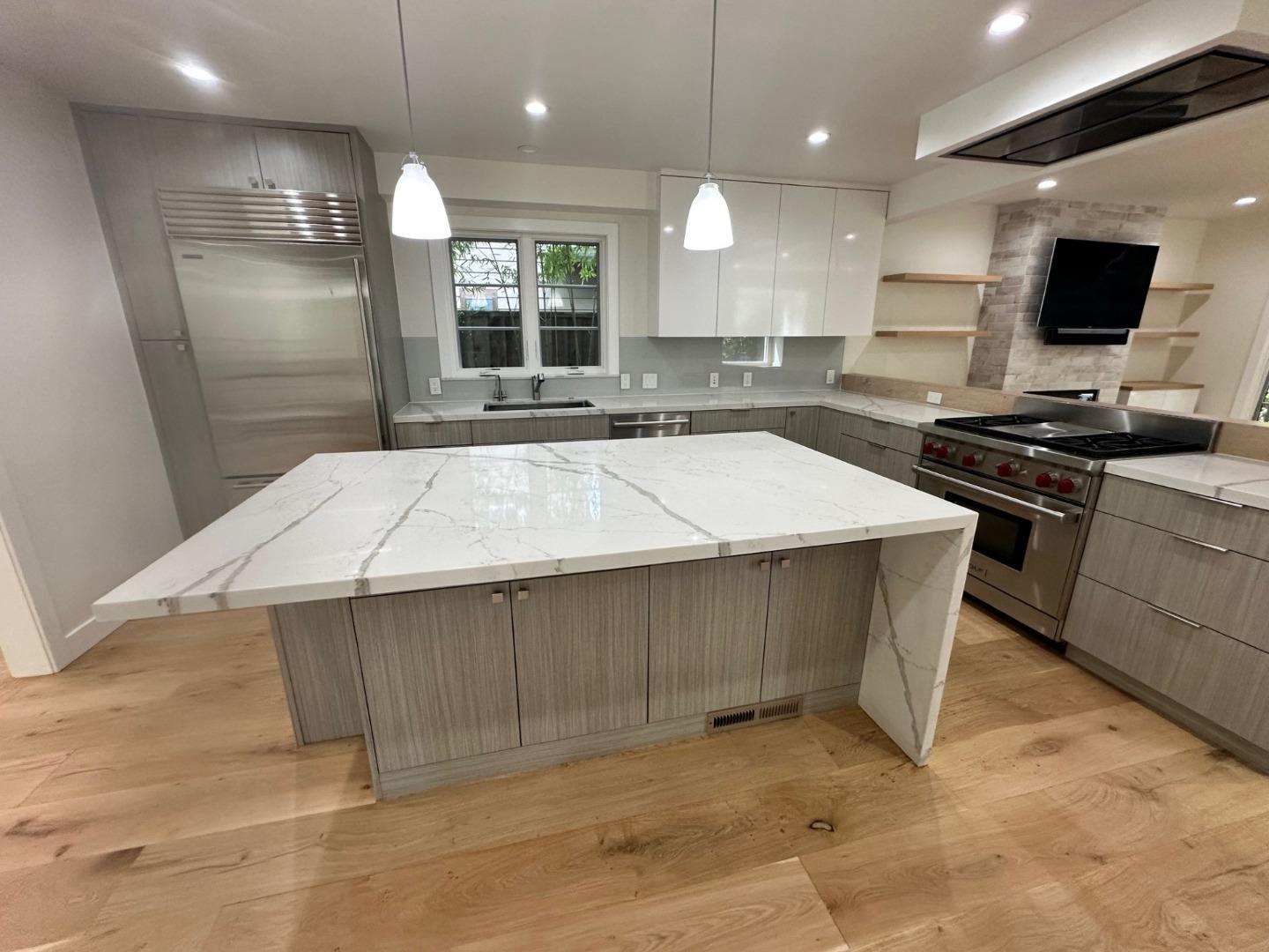 Detail Gallery Image 7 of 39 For 850 Guinda St, Palo Alto,  CA 94301 - 4 Beds | 3 Baths