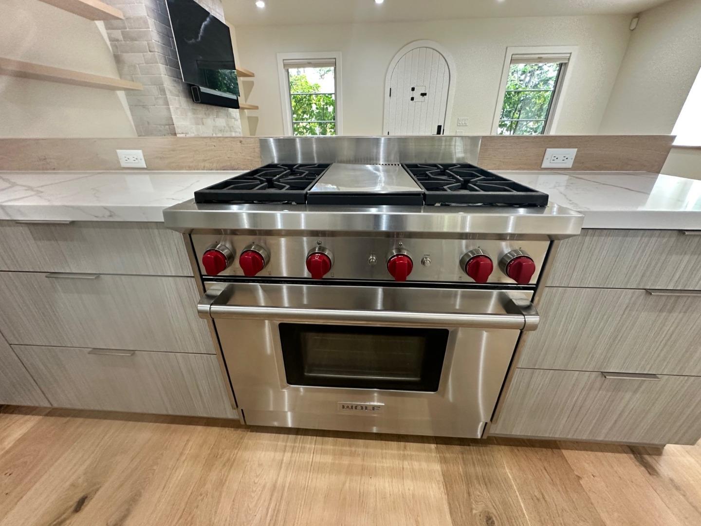 Detail Gallery Image 8 of 39 For 850 Guinda St, Palo Alto,  CA 94301 - 4 Beds | 3 Baths