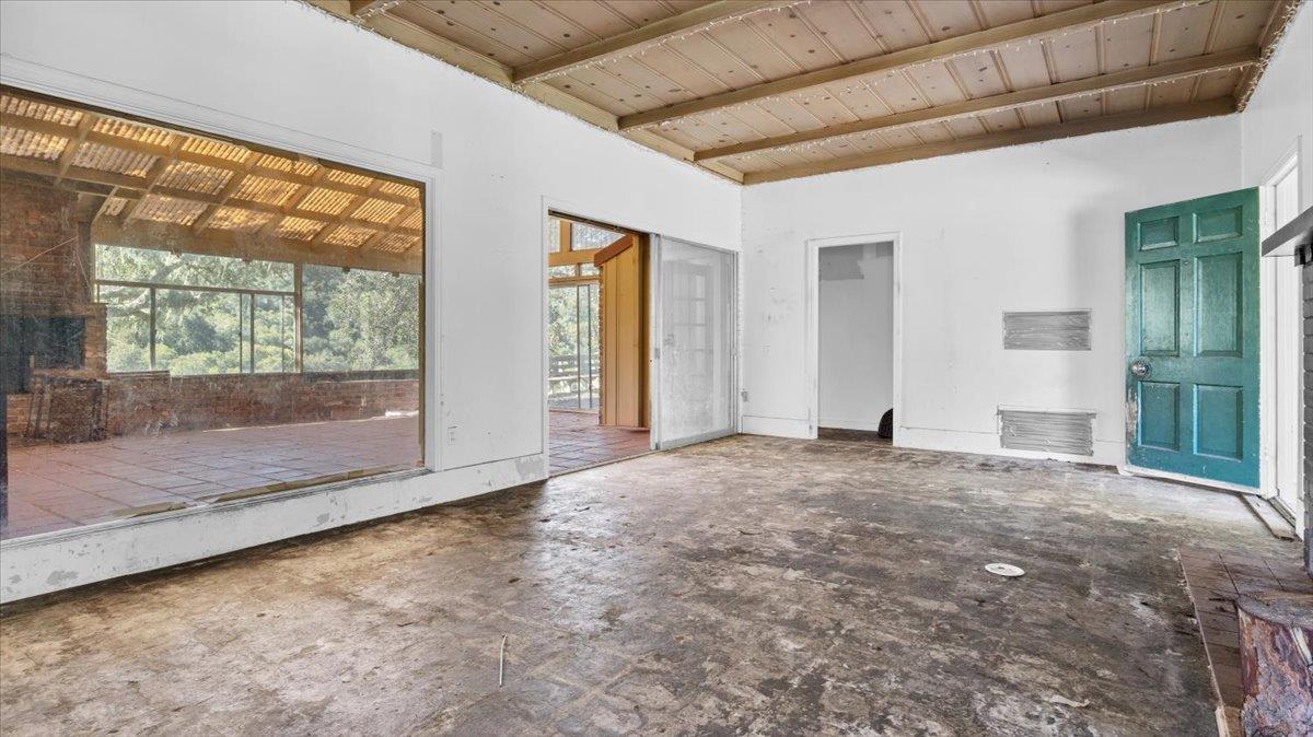 Detail Gallery Image 9 of 47 For 379 Corral De Tierra Rd, Salinas,  CA 93908 - 4 Beds | 2 Baths