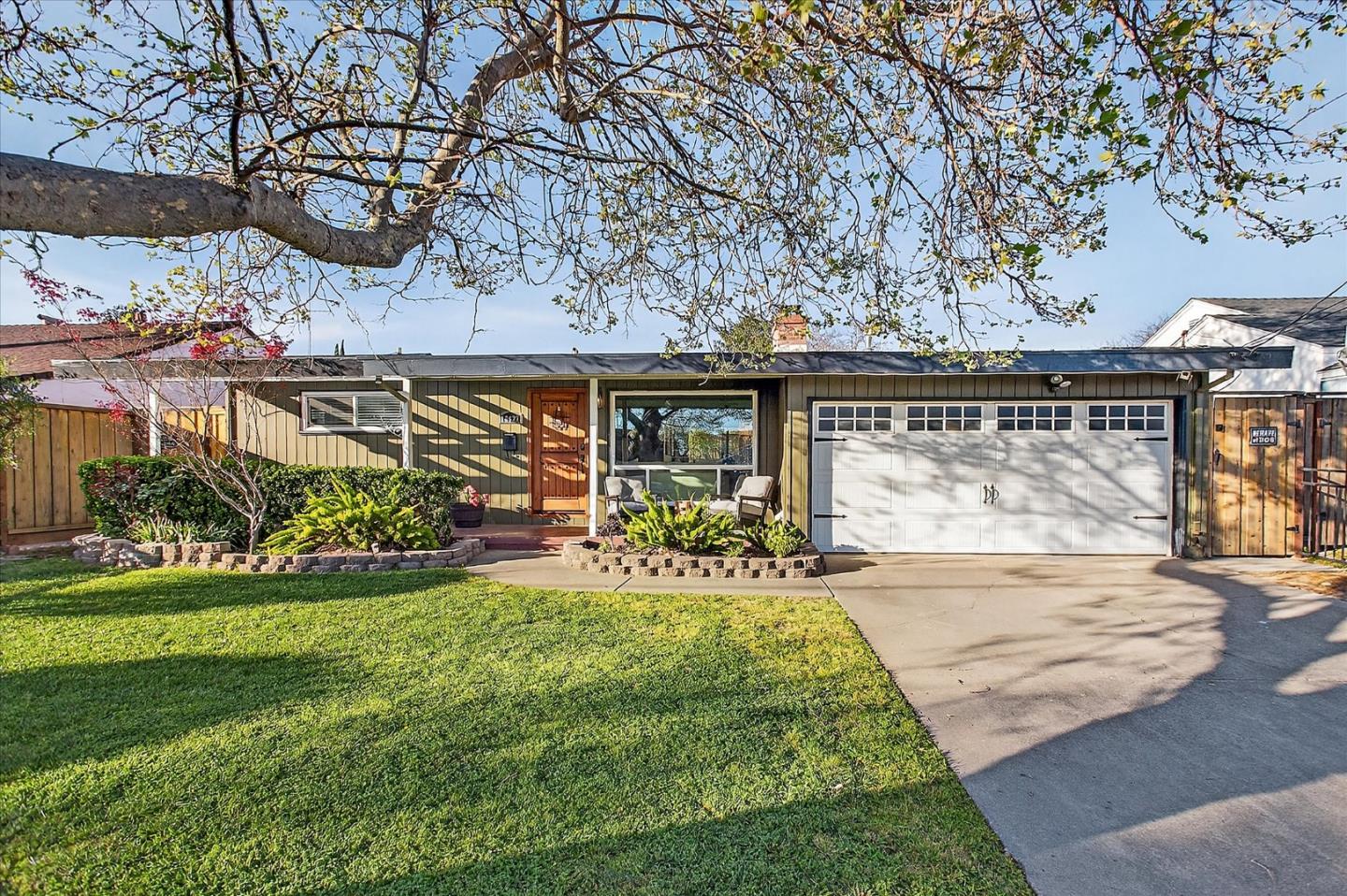 Detail Gallery Image 2 of 27 For 13627 Marmont Way, San Jose,  CA 95127 - 3 Beds | 1 Baths