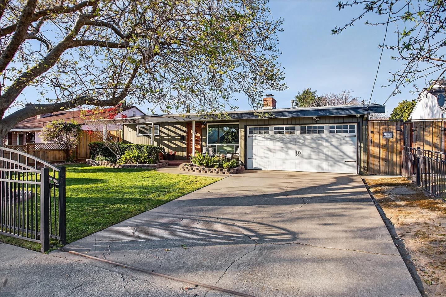 Detail Gallery Image 3 of 27 For 13627 Marmont Way, San Jose,  CA 95127 - 3 Beds | 1 Baths