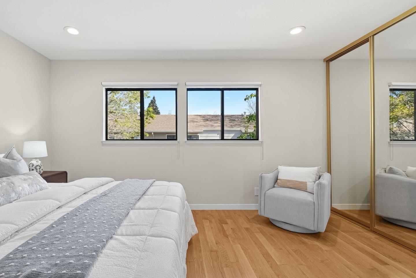 Detail Gallery Image 18 of 34 For 1983 San Luis Ave #22,  Mountain View,  CA 94043 - 2 Beds | 2/1 Baths