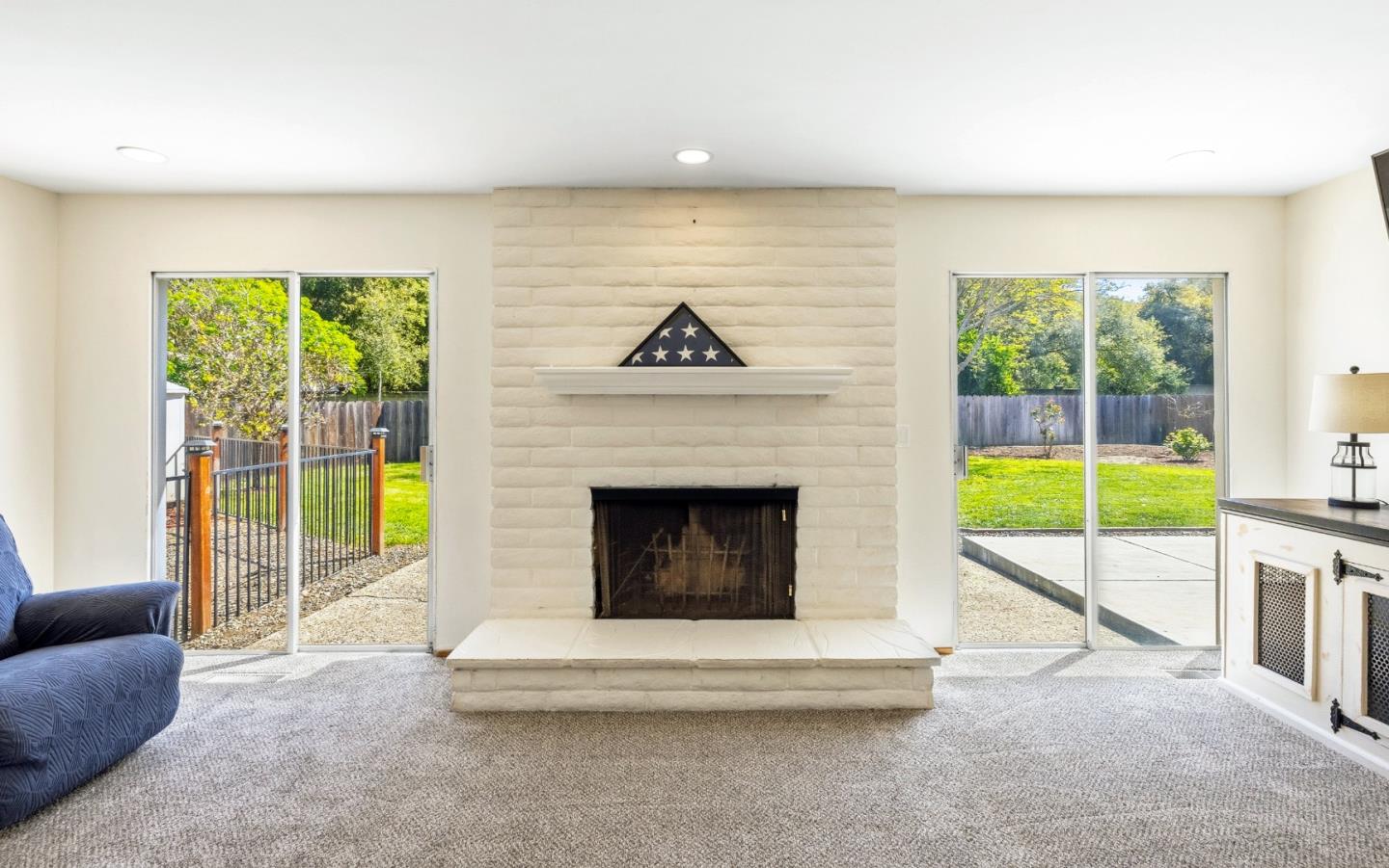 Detail Gallery Image 10 of 25 For 20091 Portola Dr, Salinas,  CA 93908 - 3 Beds | 2 Baths