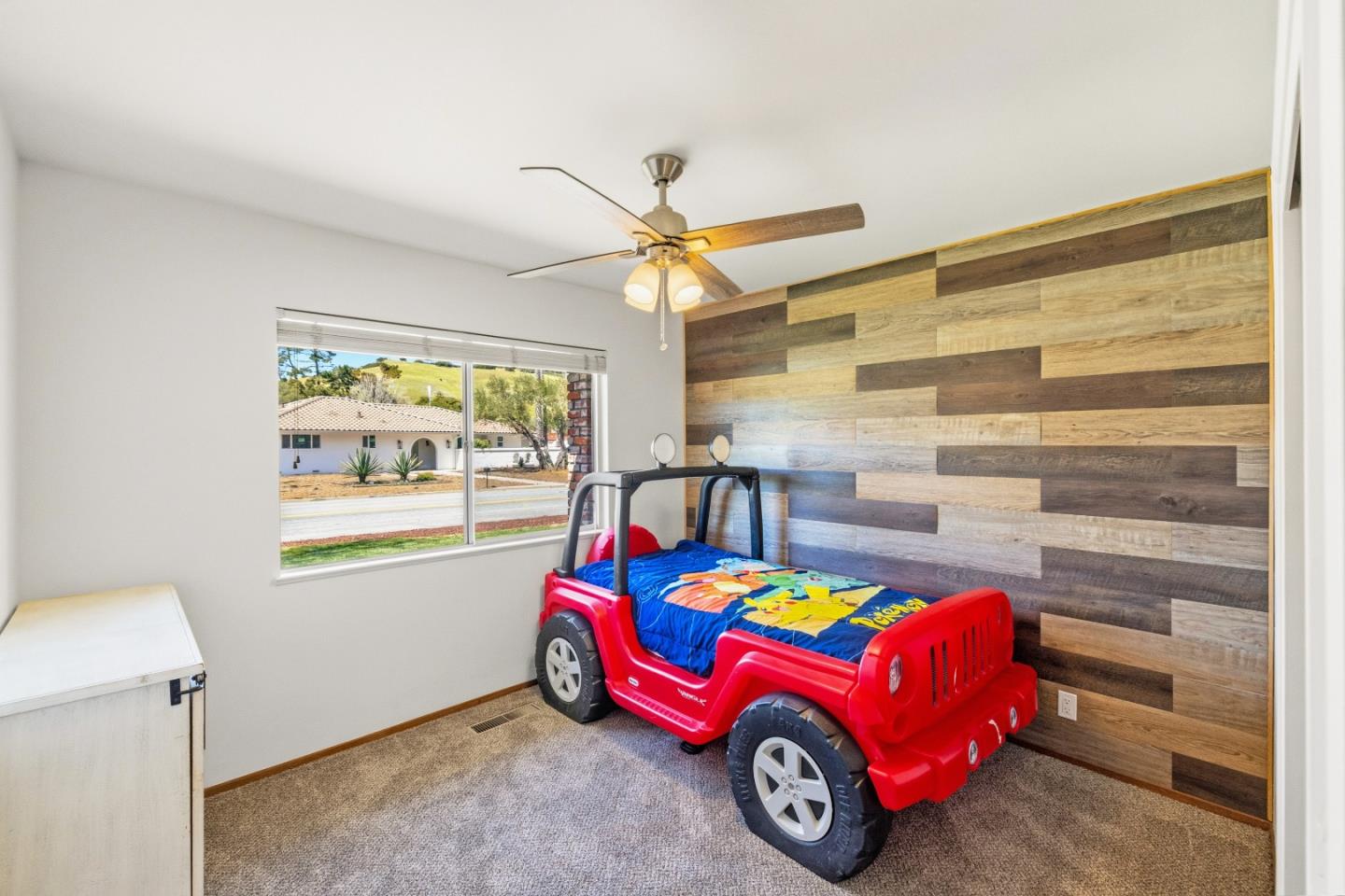 Detail Gallery Image 17 of 25 For 20091 Portola Dr, Salinas,  CA 93908 - 3 Beds | 2 Baths