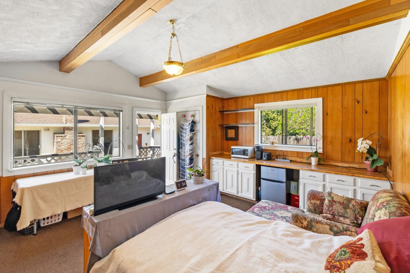 Detail Gallery Image 20 of 25 For 20091 Portola Dr, Salinas,  CA 93908 - 3 Beds | 2 Baths