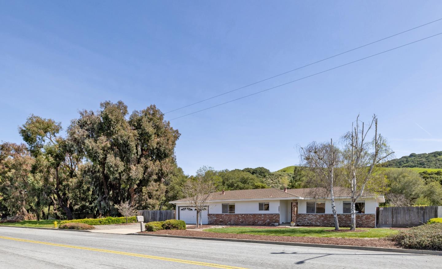 Detail Gallery Image 23 of 25 For 20091 Portola Dr, Salinas,  CA 93908 - 3 Beds | 2 Baths