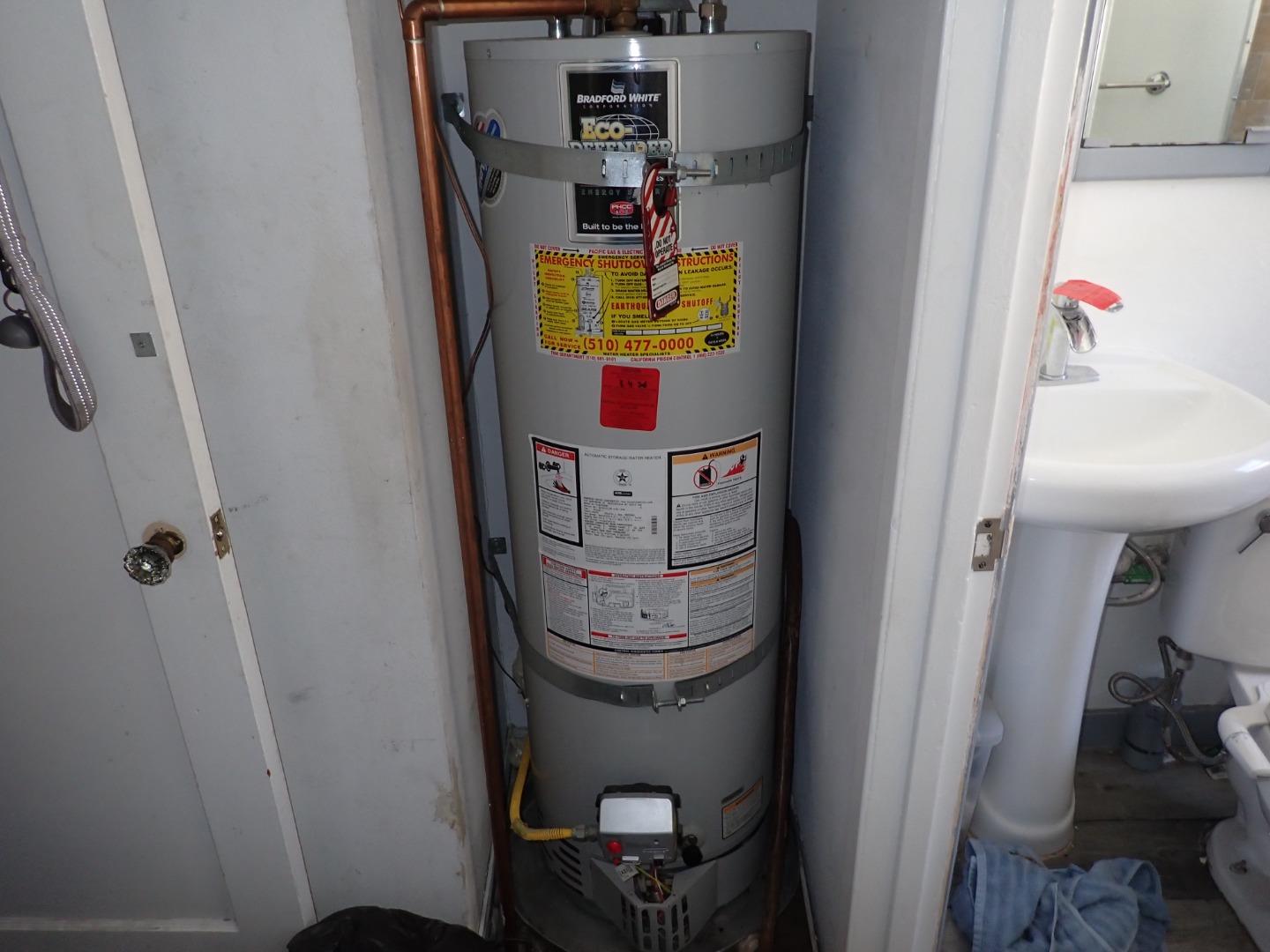 Detail Gallery Image 10 of 12 For 901 92nd Ave, Oakland,  CA 94603 - 3 Beds | 1 Baths