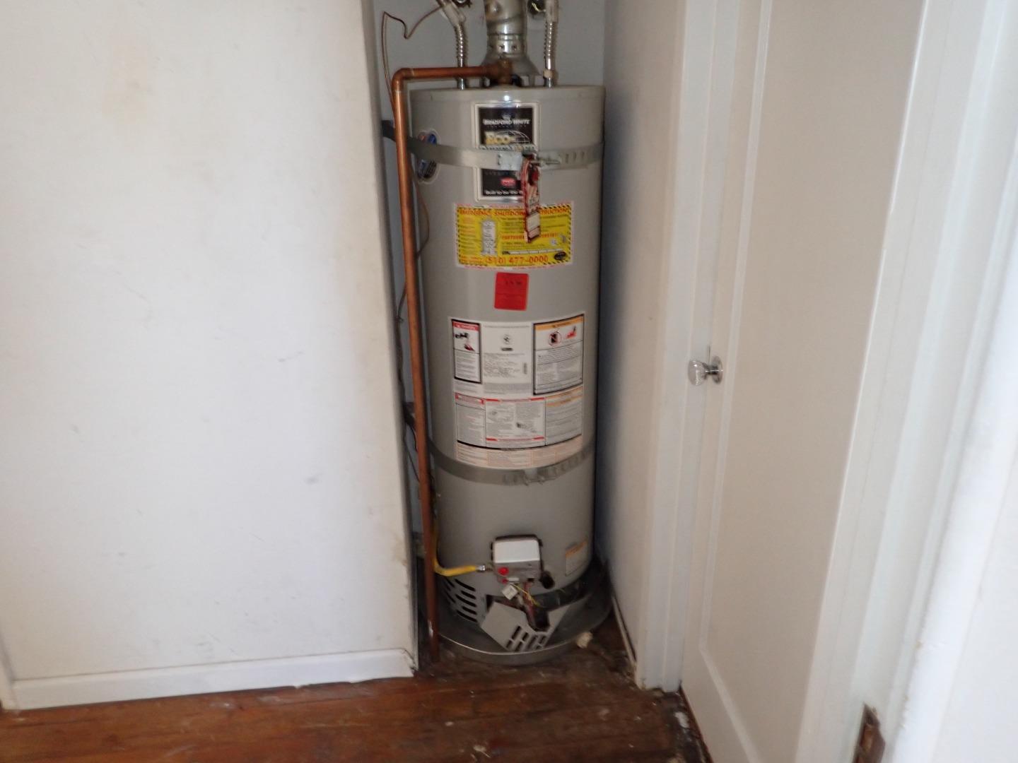 Detail Gallery Image 14 of 20 For 901 92nd Ave, Oakland,  CA 94603 - 3 Beds | 1 Baths