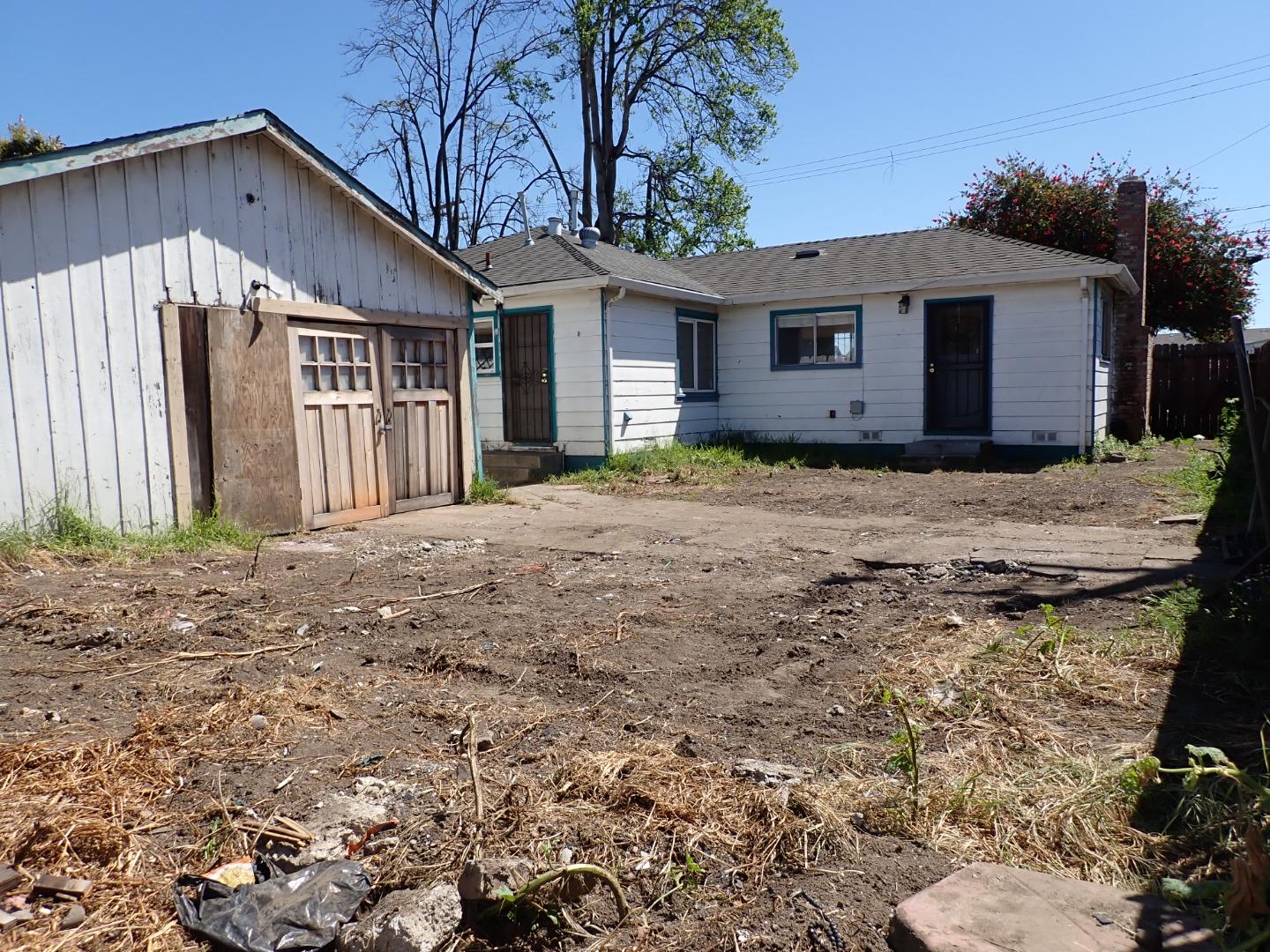 Detail Gallery Image 16 of 20 For 901 92nd Ave, Oakland,  CA 94603 - 3 Beds | 1 Baths