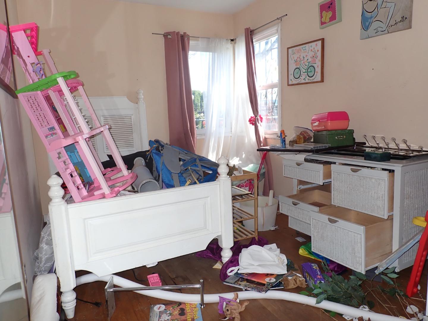 Detail Gallery Image 6 of 12 For 901 92nd Ave, Oakland,  CA 94603 - 3 Beds | 1 Baths