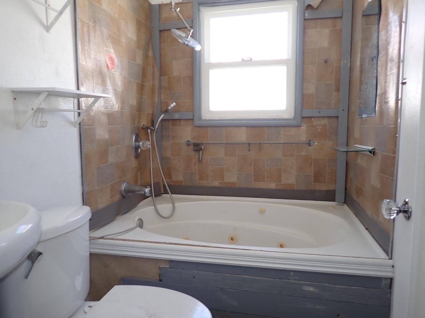 901 92nd Avenue, Oakland, CA, 94603