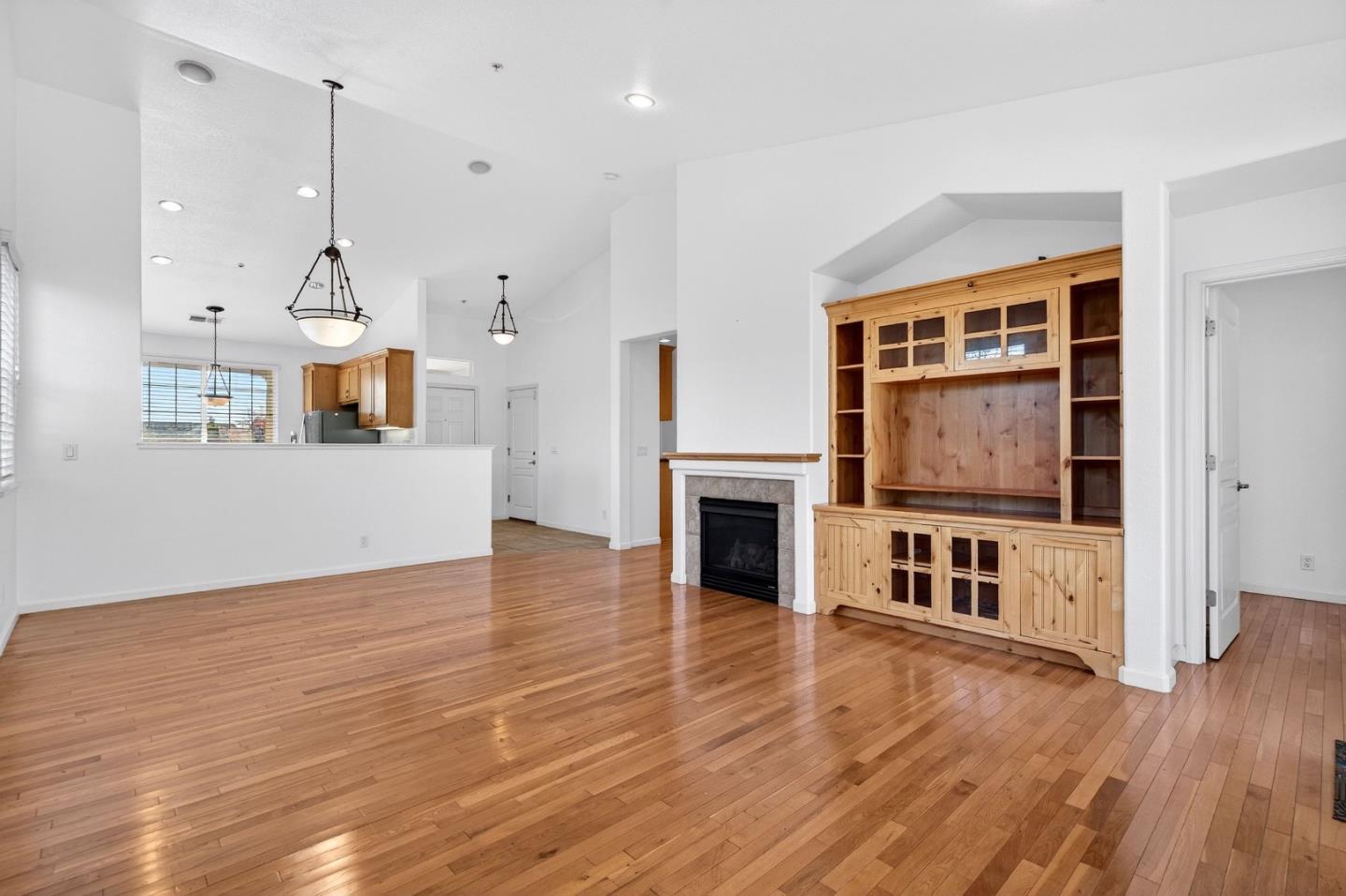 Detail Gallery Image 13 of 35 For 18 Pajaro Vista Ct, Watsonville,  CA 95076 - 3 Beds | 2 Baths