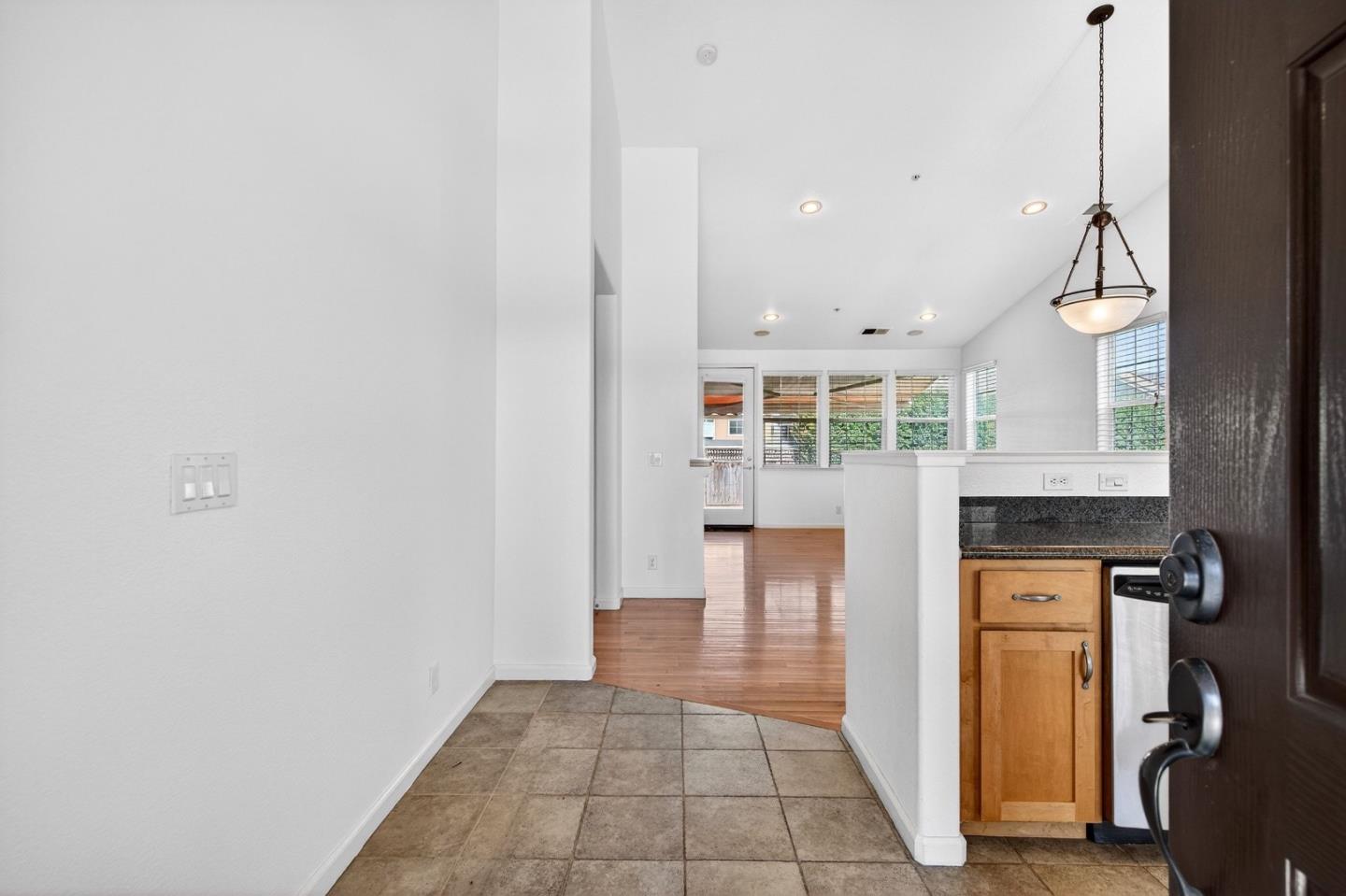 Detail Gallery Image 6 of 35 For 18 Pajaro Vista Ct, Watsonville,  CA 95076 - 3 Beds | 2 Baths