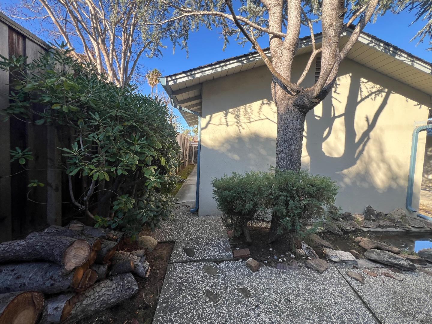 Detail Gallery Image 13 of 18 For 6484 Camelia Dr, San Jose,  CA 95120 - 4 Beds | 2 Baths