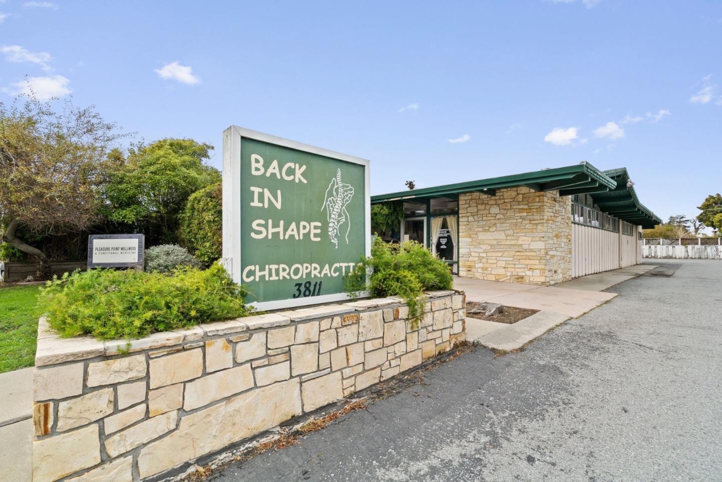 Detail Gallery Image 4 of 35 For 3811 Portola Dr, Santa Cruz,  CA 95062 - – Beds | – Baths