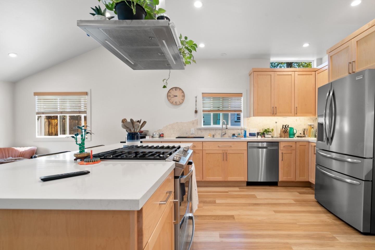 Detail Gallery Image 80 of 173 For 420 Capitola Road Ext, Santa Cruz,  CA 95062 - – Beds | – Baths