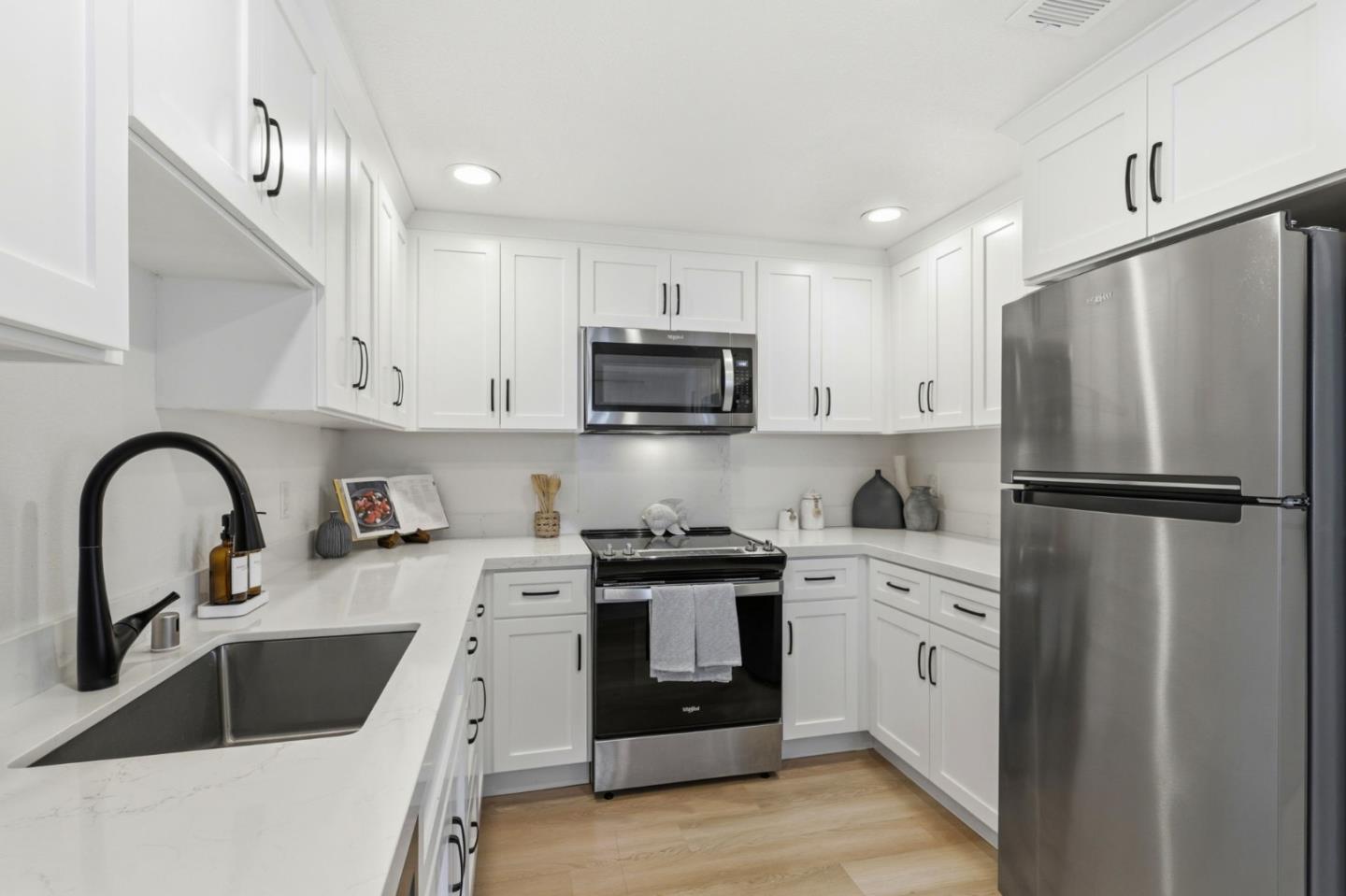 Detail Gallery Image 6 of 30 For 4225 Topsail Ct, Soquel,  CA 95073 - 3 Beds | 1/1 Baths