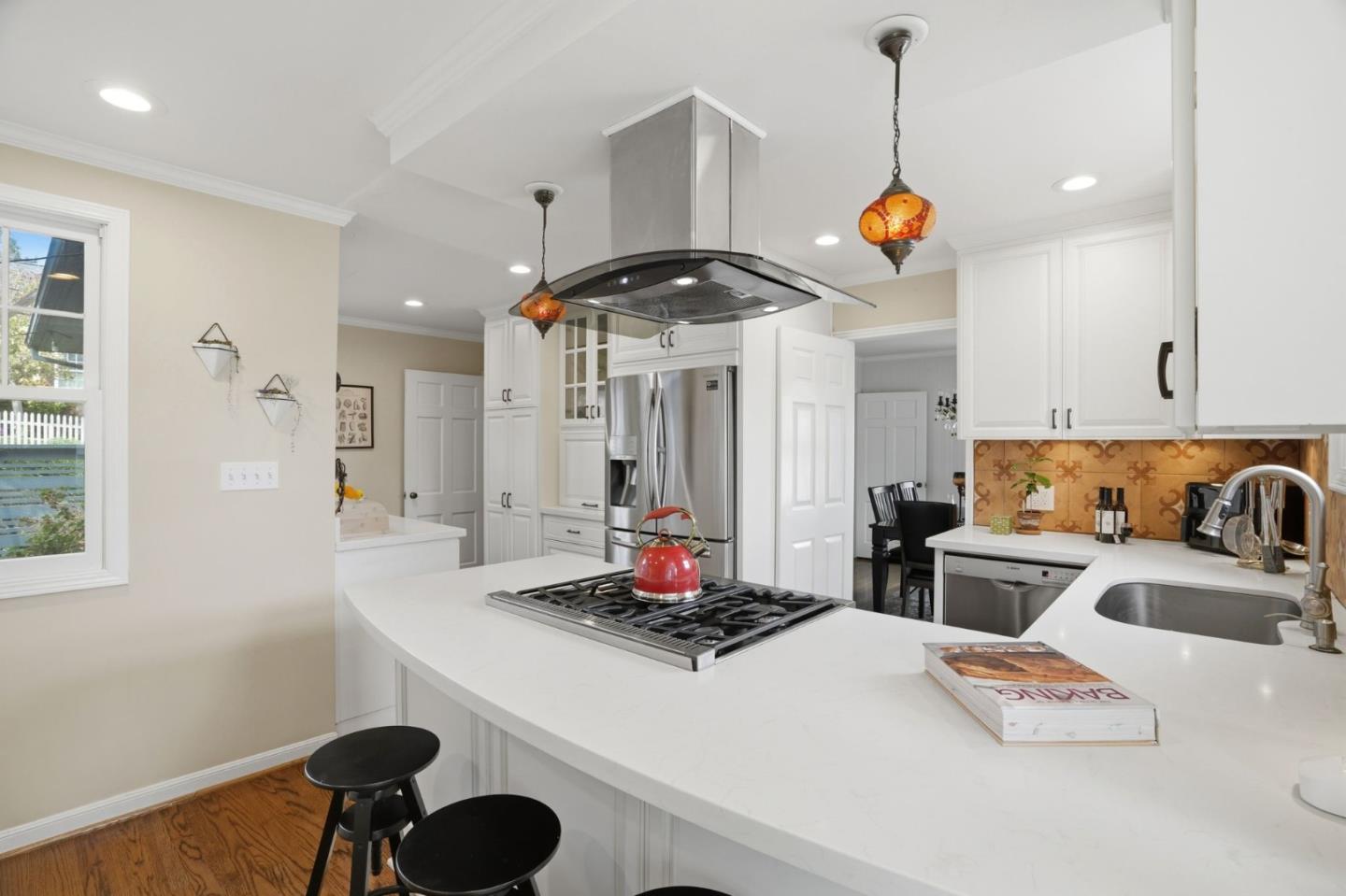 Detail Gallery Image 10 of 33 For 2001 Sharon Ave, Belmont,  CA 94002 - 4 Beds | 2/1 Baths