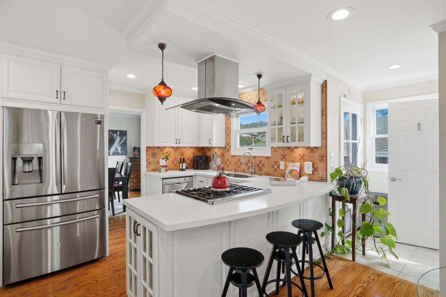 Detail Gallery Image 11 of 33 For 2001 Sharon Ave, Belmont,  CA 94002 - 4 Beds | 2/1 Baths