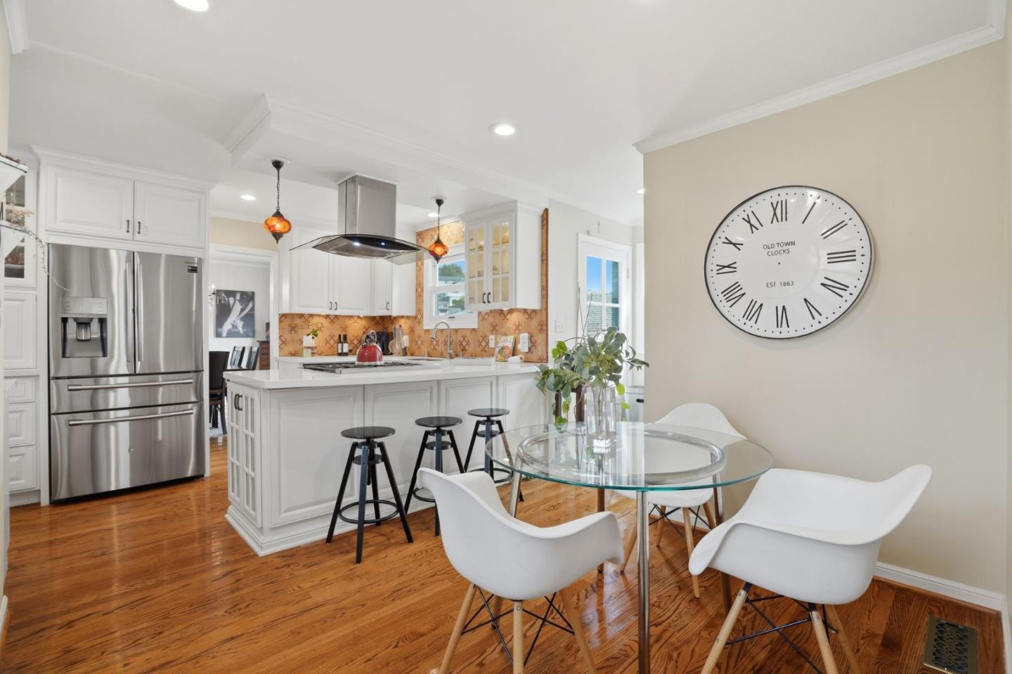 Detail Gallery Image 12 of 33 For 2001 Sharon Ave, Belmont,  CA 94002 - 4 Beds | 2/1 Baths