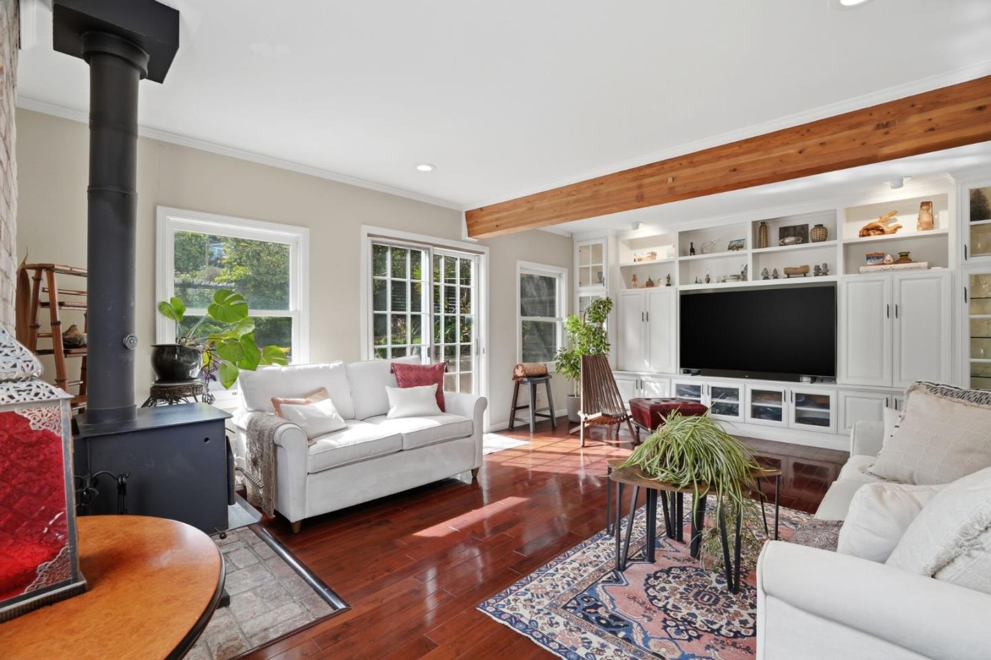 Detail Gallery Image 14 of 33 For 2001 Sharon Ave, Belmont,  CA 94002 - 4 Beds | 2/1 Baths