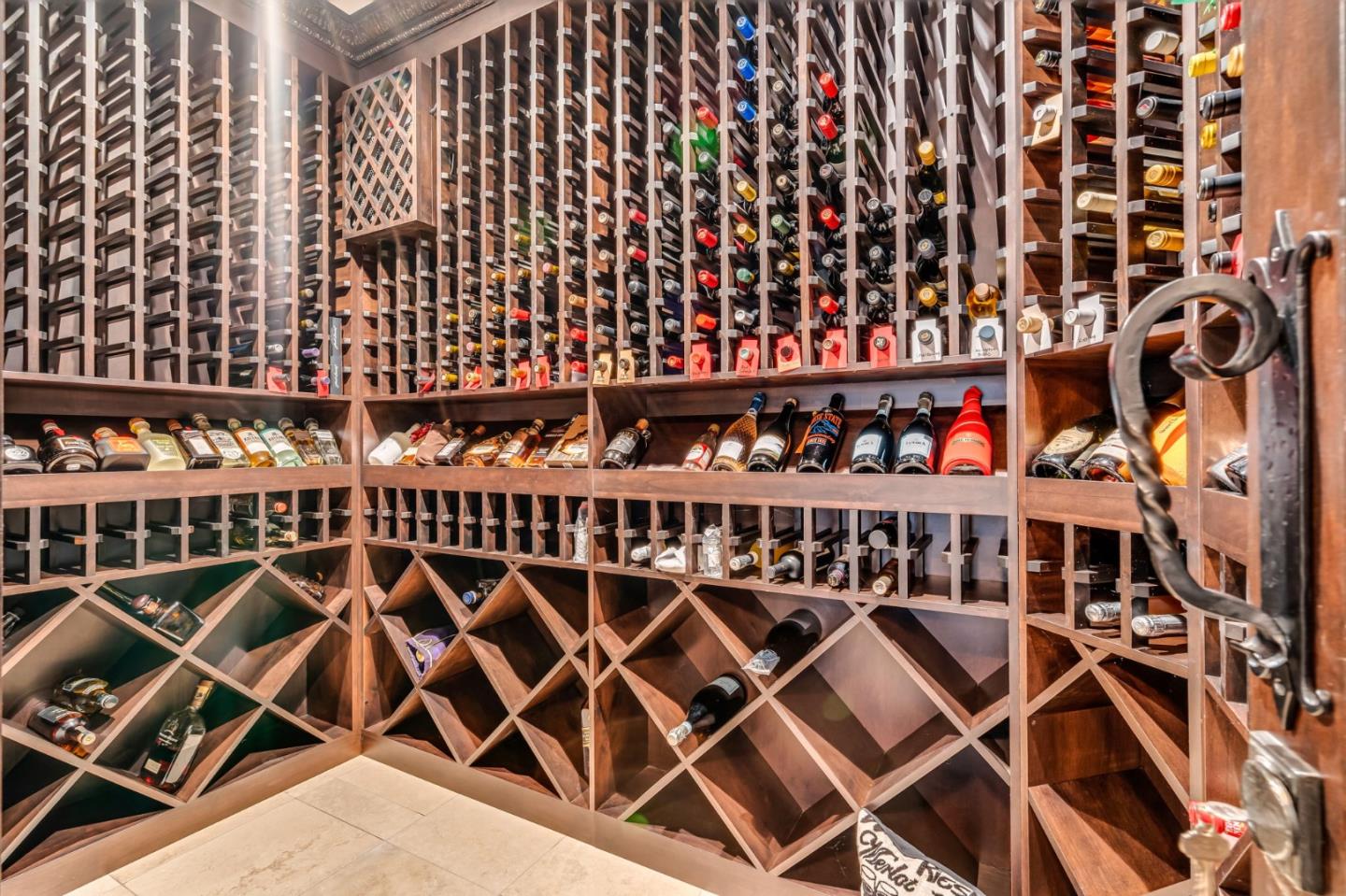 Detail Gallery Image 13 of 122 For 1850 Kickapoo Ct, Morgan Hill,  CA 95037 - 5 Beds | 5 Baths