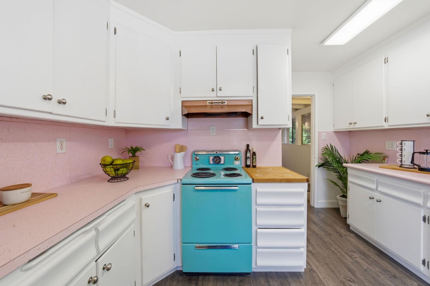 Detail Gallery Image 14 of 60 For 22389 Moyers St, Castro Valley,  CA 94546 - 3 Beds | 2 Baths