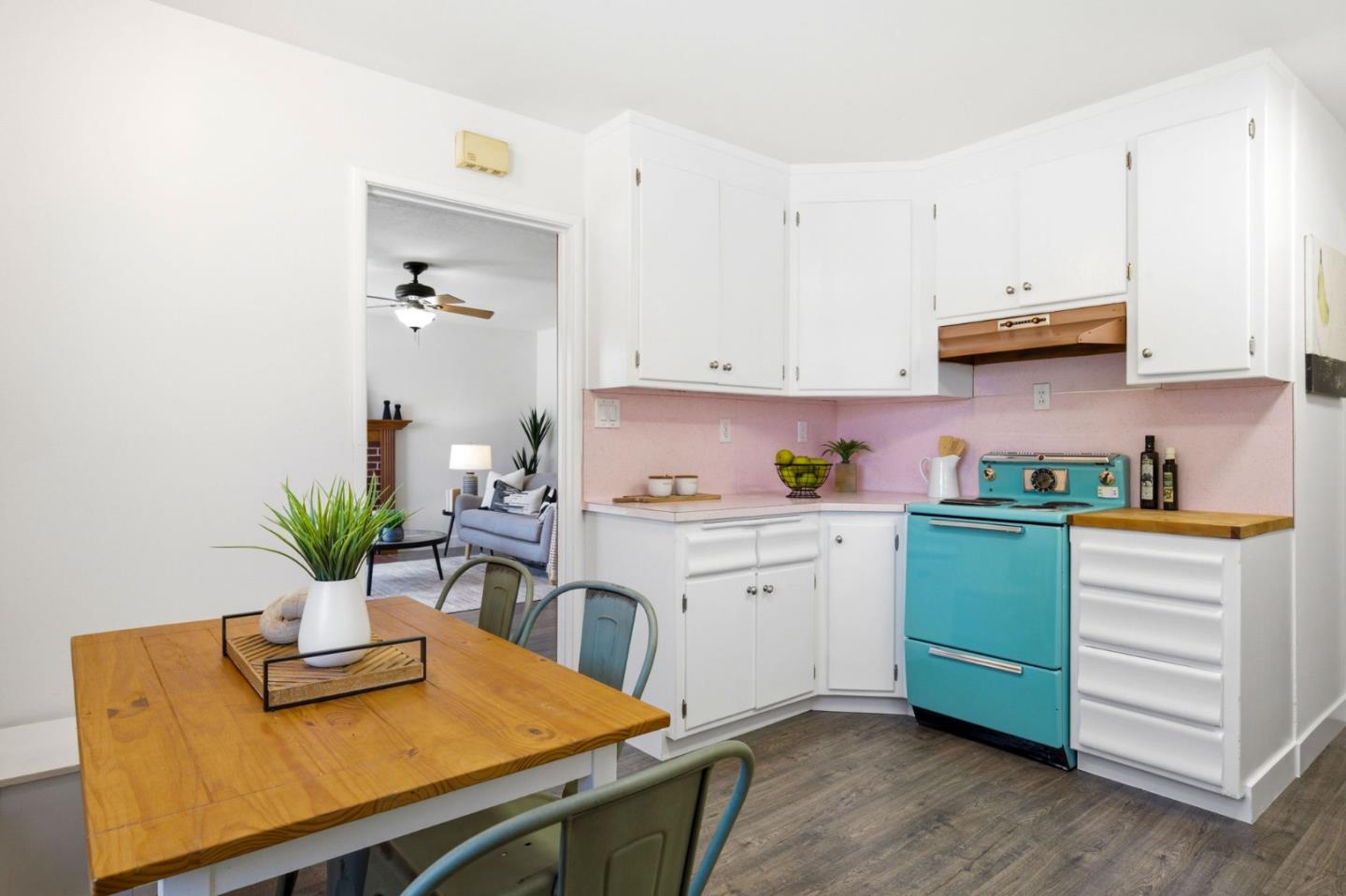 Detail Gallery Image 16 of 60 For 22389 Moyers St, Castro Valley,  CA 94546 - 3 Beds | 2 Baths