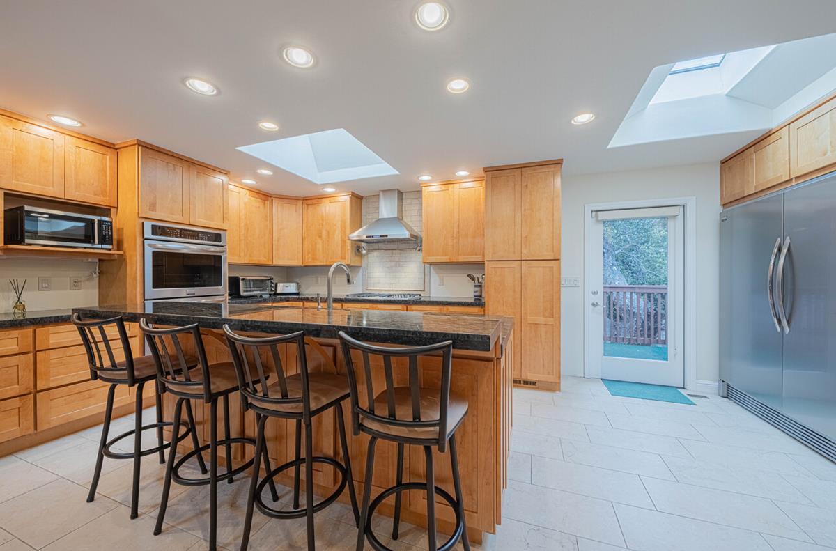 Detail Gallery Image 21 of 67 For 25207 Casiano Dr, Salinas,  CA 93908 - 4 Beds | 4 Baths