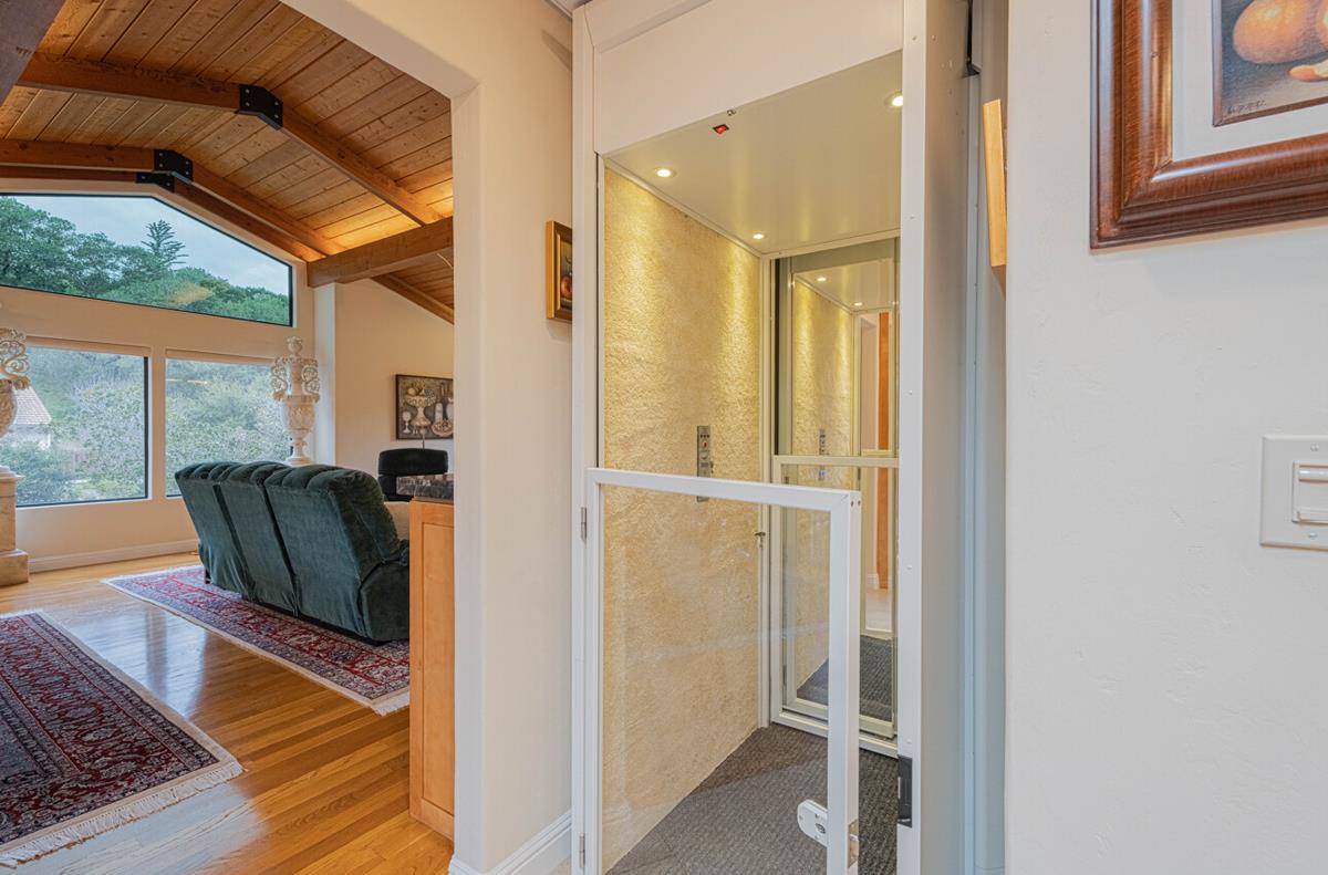 Detail Gallery Image 23 of 67 For 25207 Casiano Dr, Salinas,  CA 93908 - 4 Beds | 4 Baths