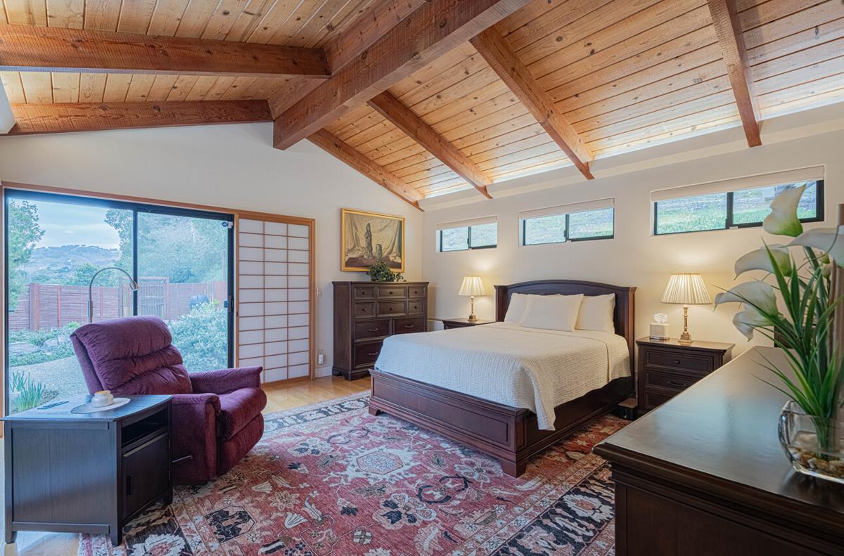 Detail Gallery Image 24 of 67 For 25207 Casiano Dr, Salinas,  CA 93908 - 4 Beds | 4 Baths