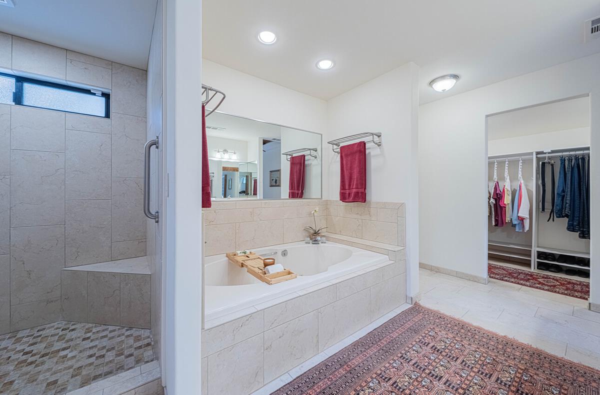 Detail Gallery Image 29 of 67 For 25207 Casiano Dr, Salinas,  CA 93908 - 4 Beds | 4 Baths