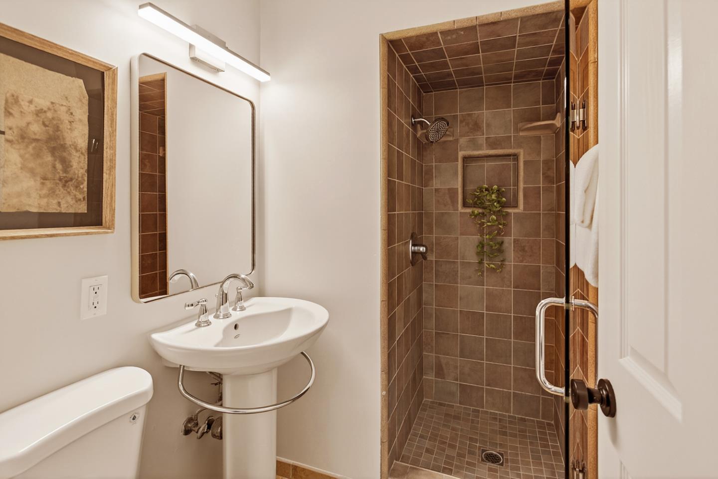 Detail Gallery Image 13 of 22 For 1565 Blackhawk Dr, Sunnyvale,  CA 94087 - 4 Beds | 3 Baths