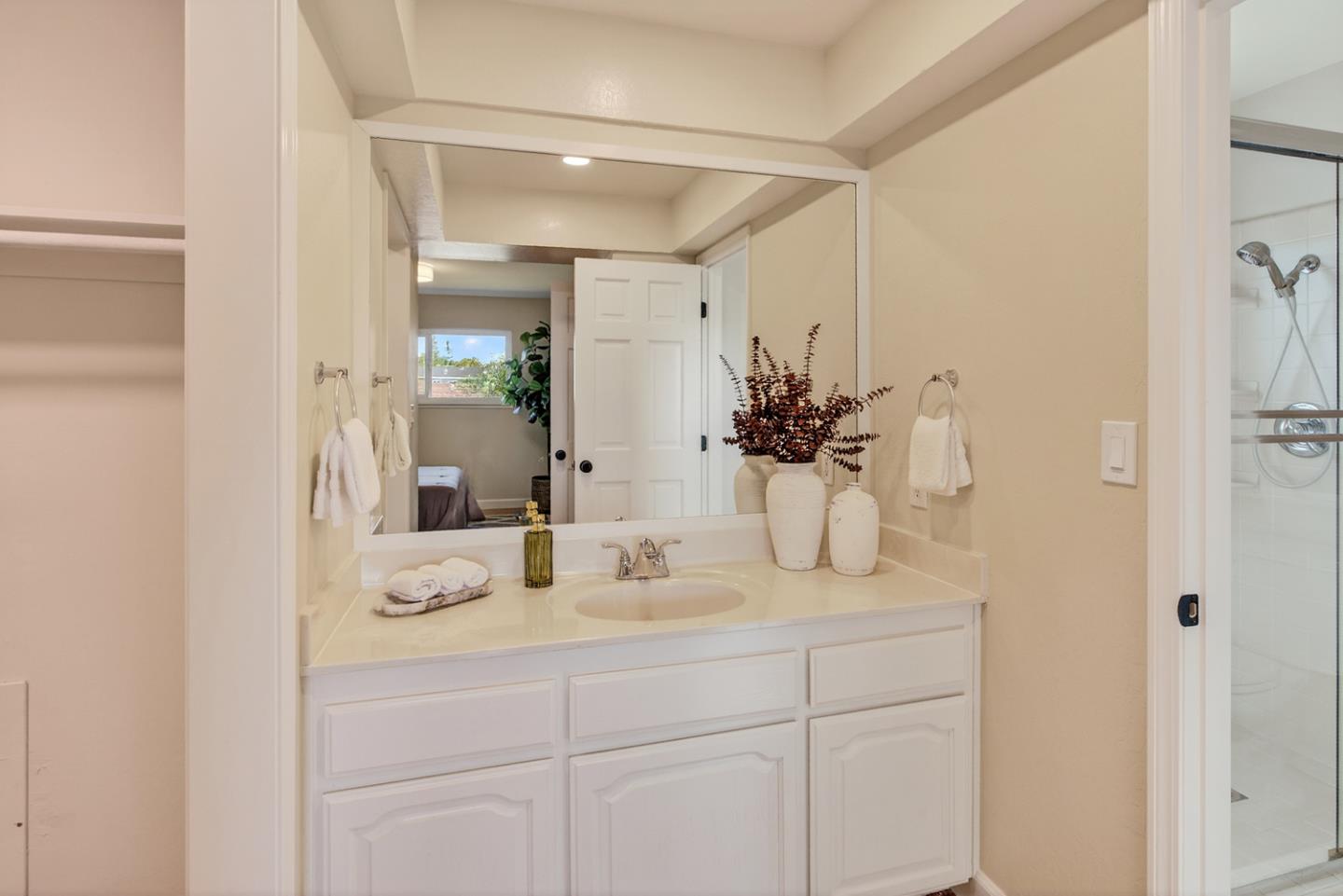 Detail Gallery Image 16 of 22 For 1565 Blackhawk Dr, Sunnyvale,  CA 94087 - 4 Beds | 3 Baths