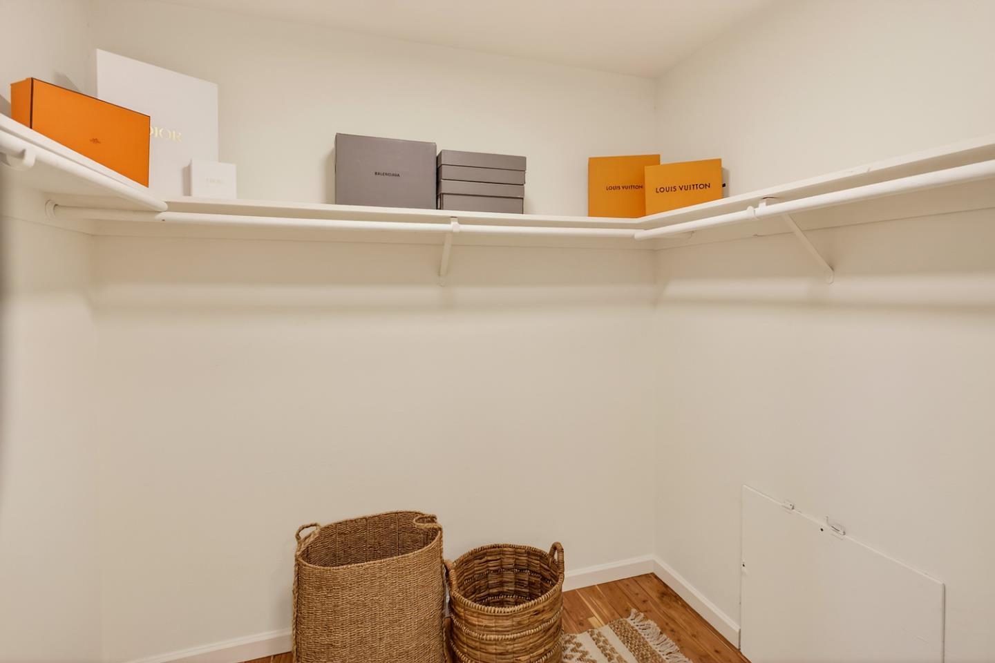 Detail Gallery Image 17 of 22 For 1565 Blackhawk Dr, Sunnyvale,  CA 94087 - 4 Beds | 3 Baths