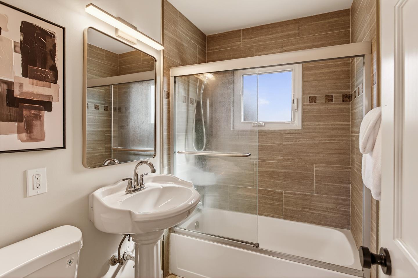 Detail Gallery Image 20 of 22 For 1565 Blackhawk Dr, Sunnyvale,  CA 94087 - 4 Beds | 3 Baths