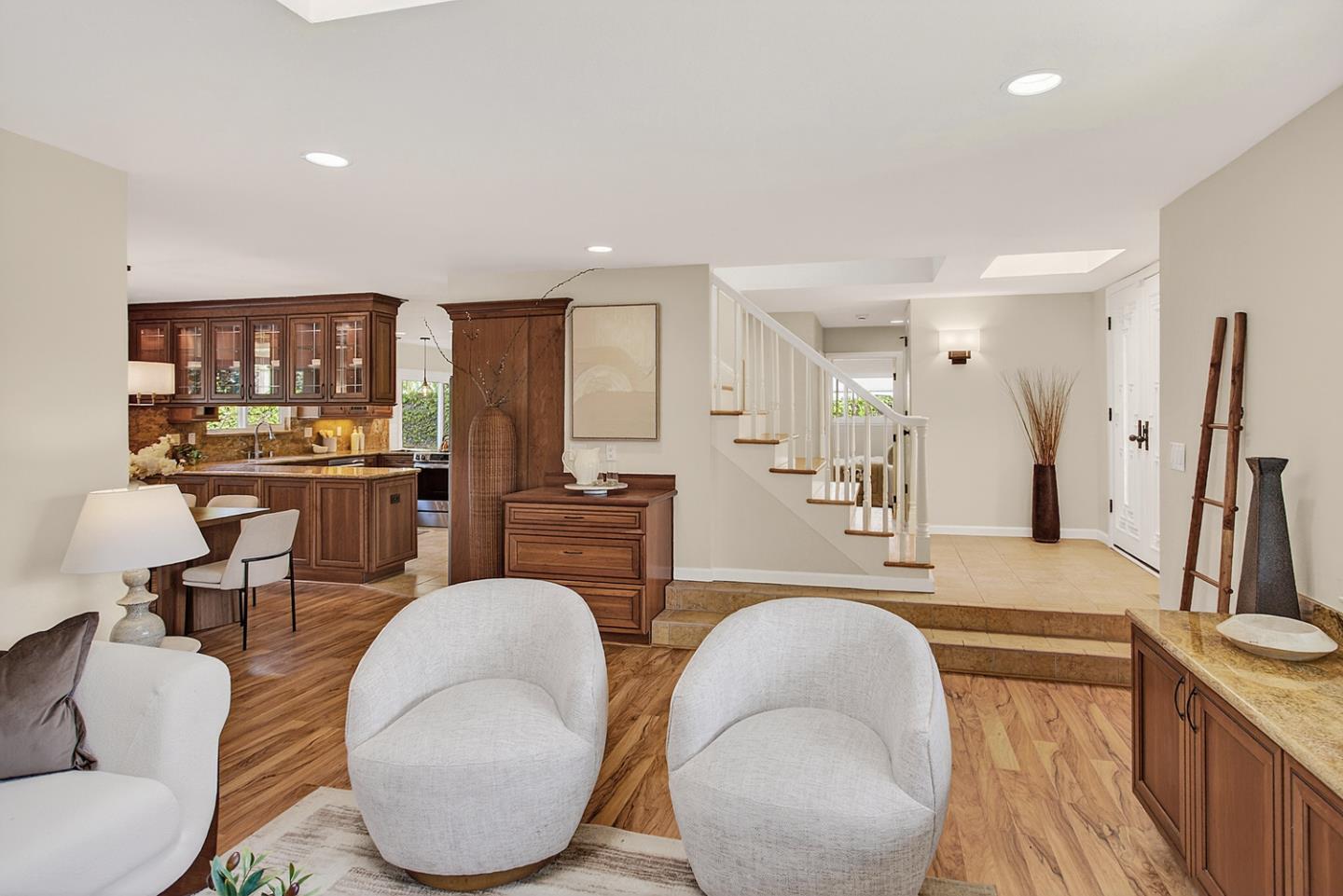 Detail Gallery Image 5 of 22 For 1565 Blackhawk Dr, Sunnyvale,  CA 94087 - 4 Beds | 3 Baths