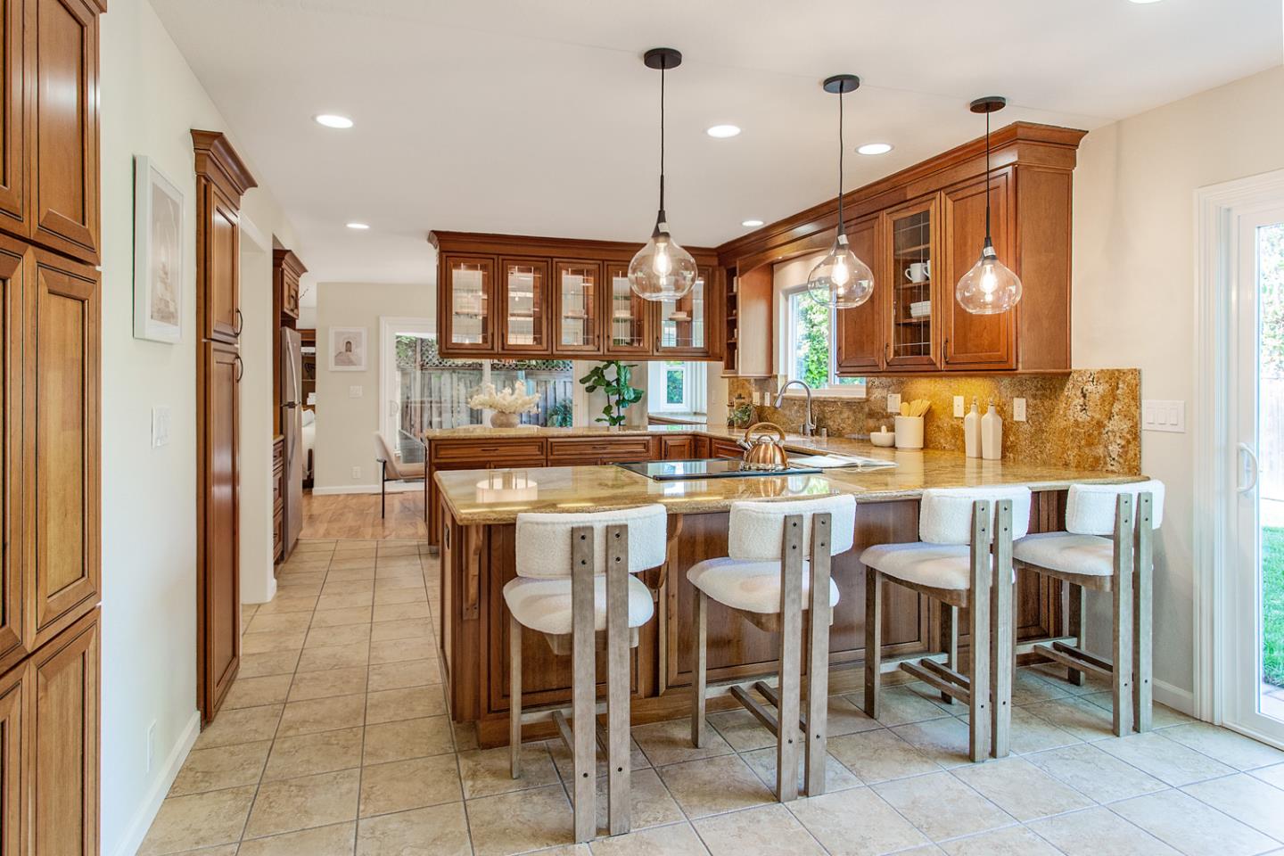 Detail Gallery Image 9 of 22 For 1565 Blackhawk Dr, Sunnyvale,  CA 94087 - 4 Beds | 3 Baths