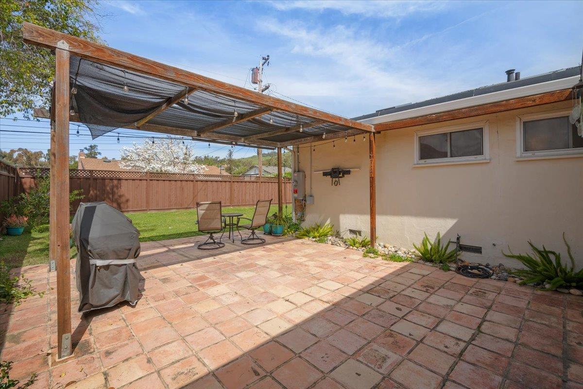 Detail Gallery Image 15 of 17 For 15001 Ridgetop Dr, San Jose,  CA 95127 - 3 Beds | 2 Baths