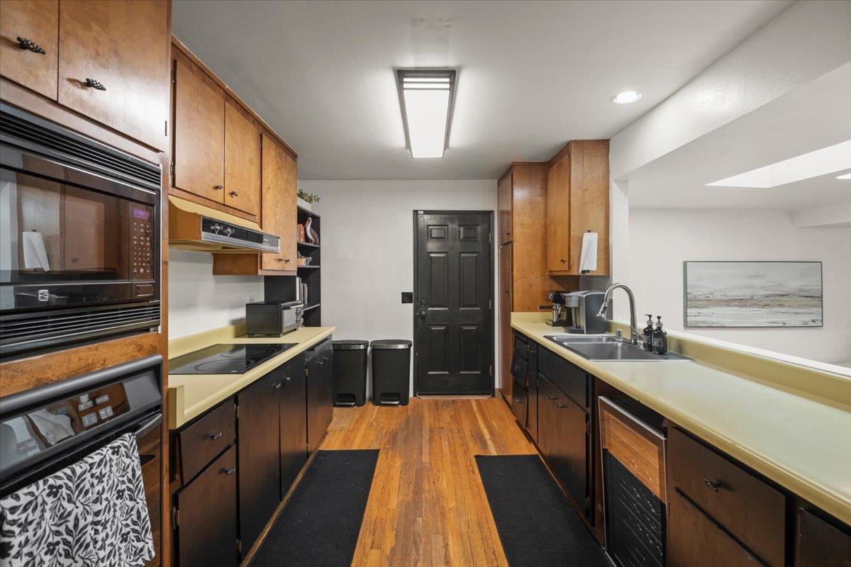 Detail Gallery Image 7 of 17 For 15001 Ridgetop Dr, San Jose,  CA 95127 - 3 Beds | 2 Baths