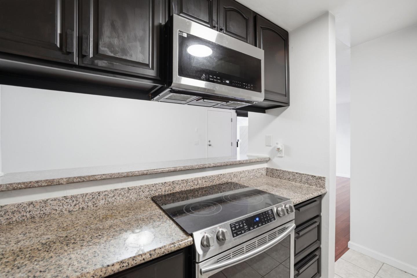 Detail Gallery Image 12 of 28 For 1 Appian Way #714-5,  South San Francisco,  CA 94080 - 1 Beds | 1 Baths