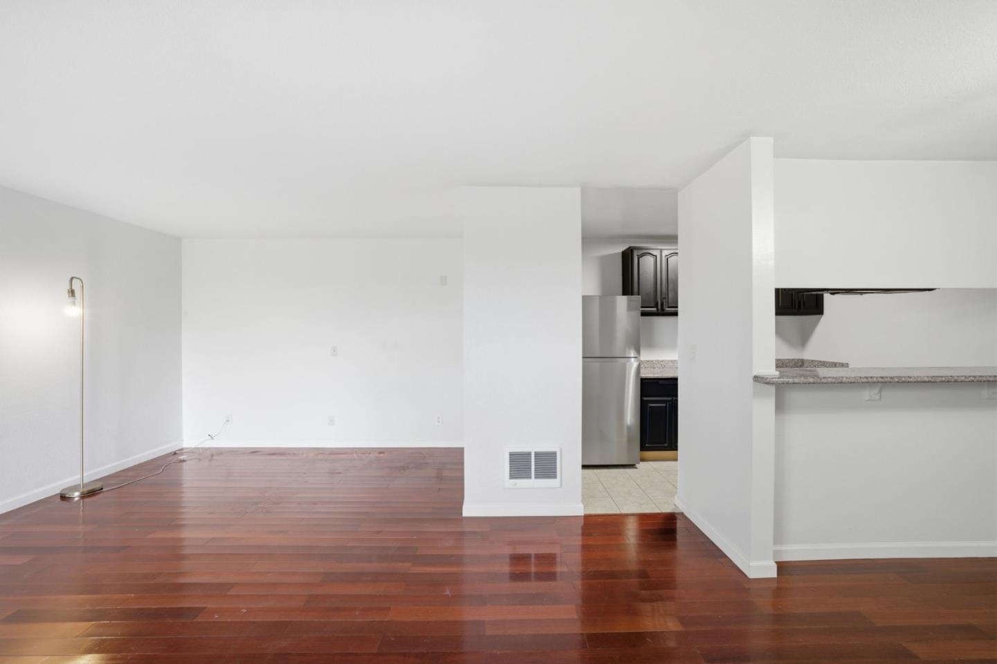 Detail Gallery Image 5 of 28 For 1 Appian Way #714-5,  South San Francisco,  CA 94080 - 1 Beds | 1 Baths