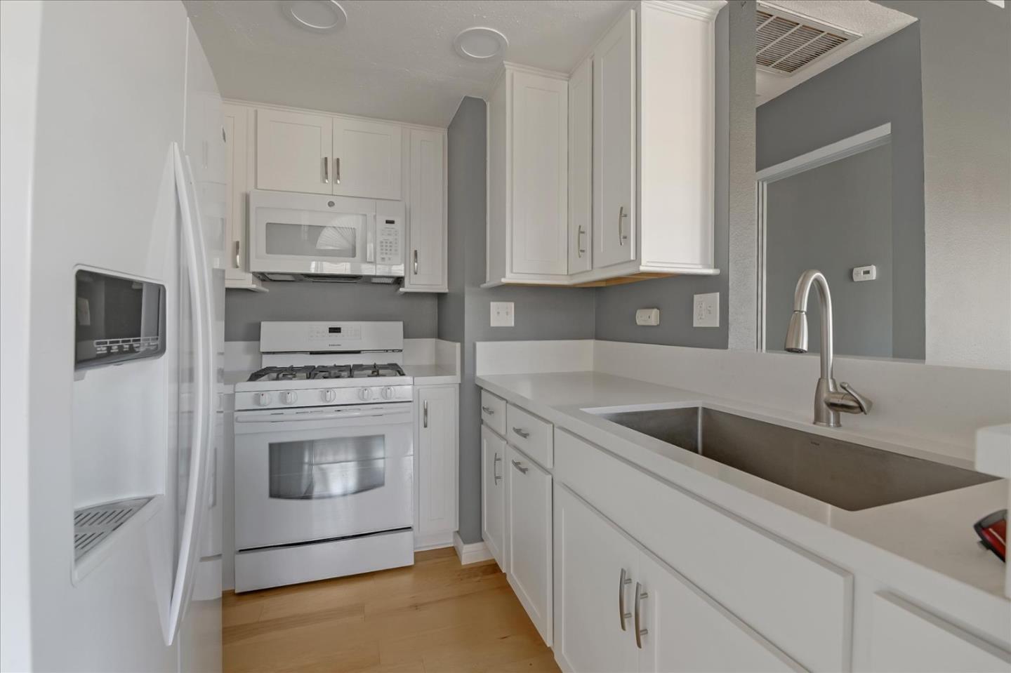 Detail Gallery Image 12 of 30 For 4212 Vista Panorama Way #280,  Oceanside,  CA 92057 - 2 Beds | 1 Baths