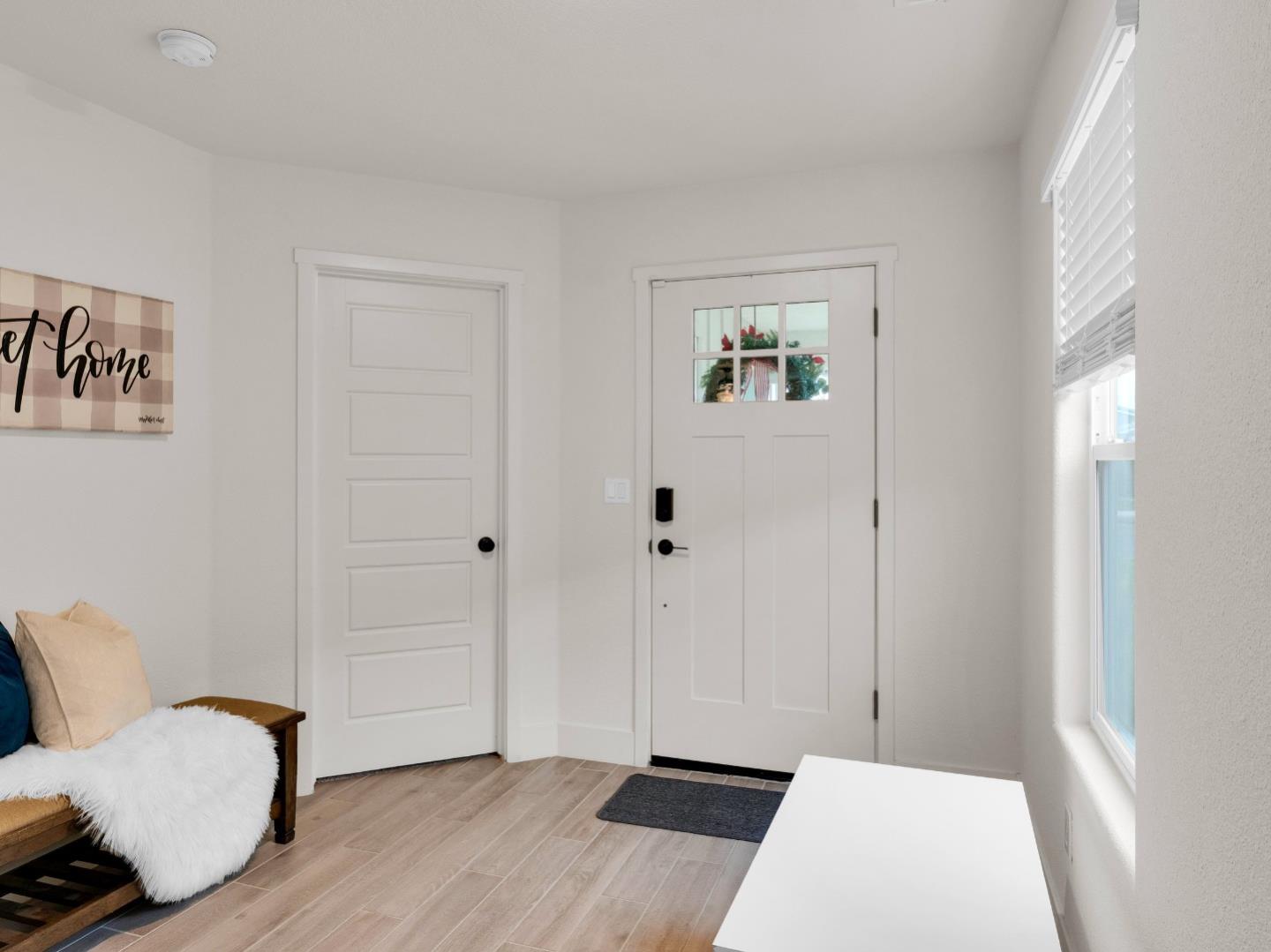 Detail Gallery Image 2 of 47 For 1672 Thistle Ln, Los Banos,  CA 93635 - 5 Beds | 3/1 Baths