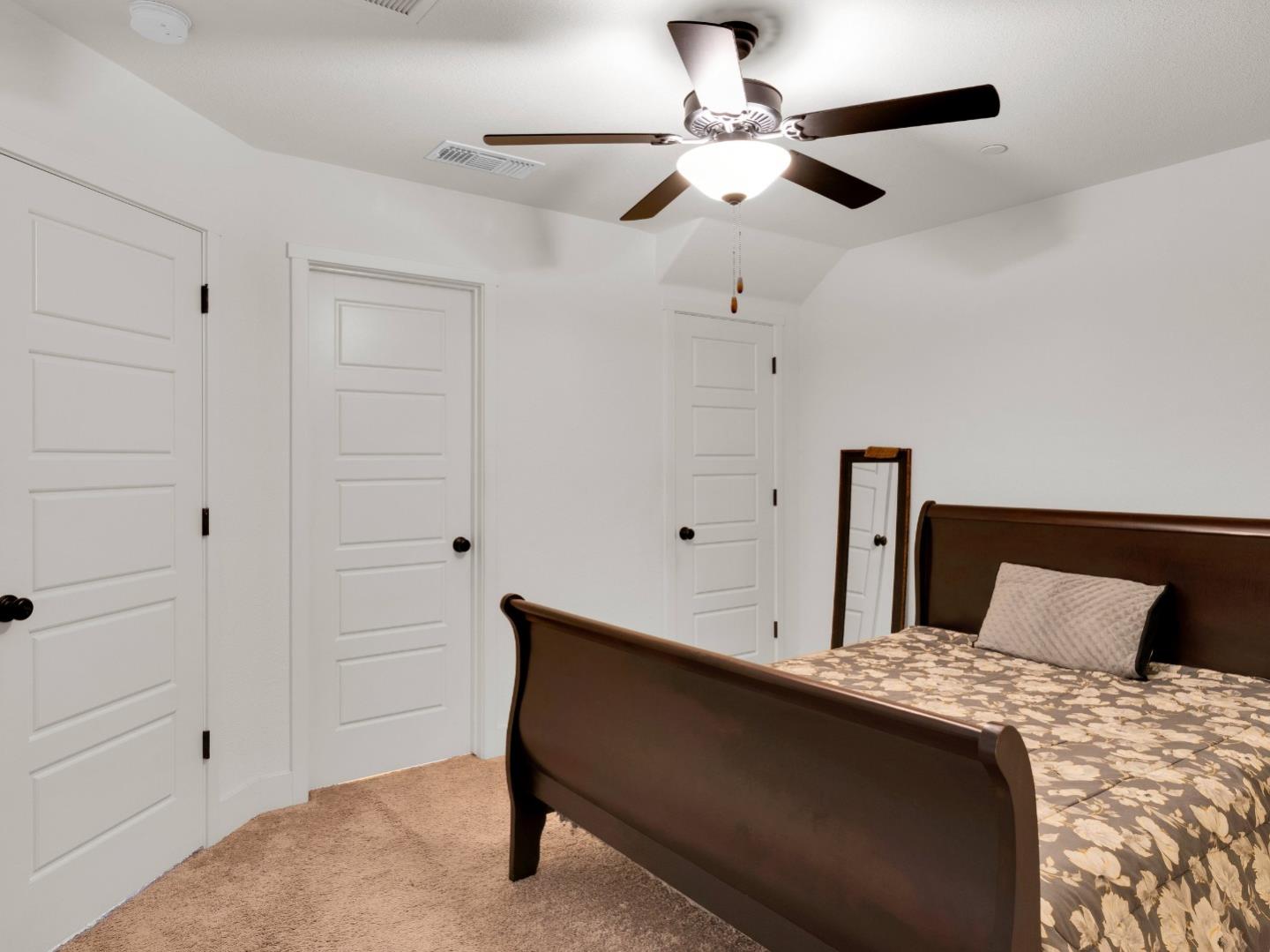 Detail Gallery Image 34 of 47 For 1672 Thistle Ln, Los Banos,  CA 93635 - 5 Beds | 3/1 Baths