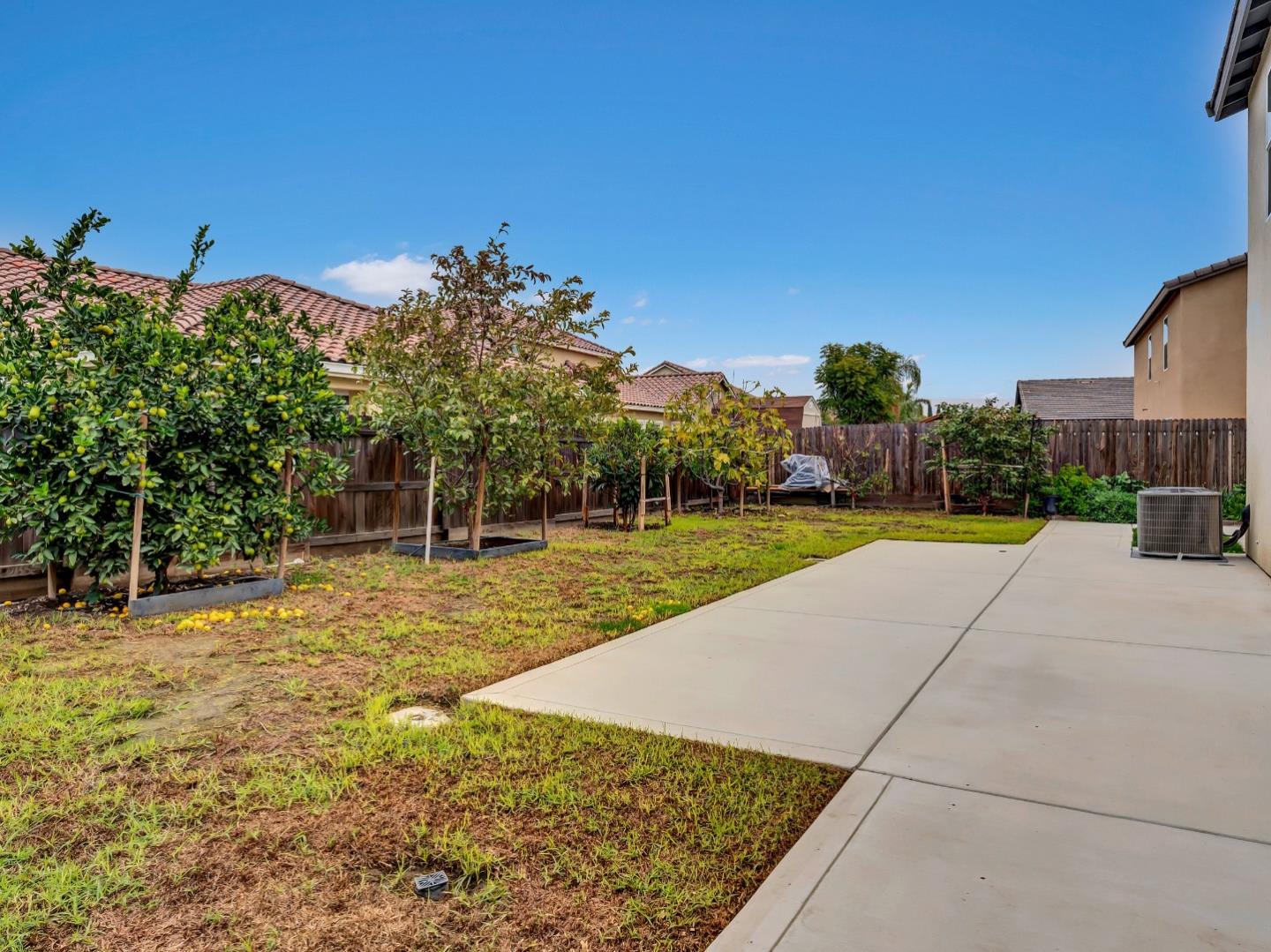 Detail Gallery Image 42 of 47 For 1672 Thistle Ln, Los Banos,  CA 93635 - 5 Beds | 3/1 Baths