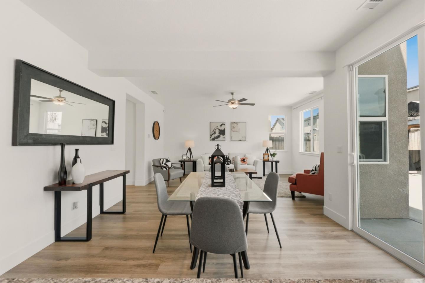 Detail Gallery Image 15 of 49 For 1207 Walker Peak Way, Hollister,  CA 95023 - 3 Beds | 2/1 Baths